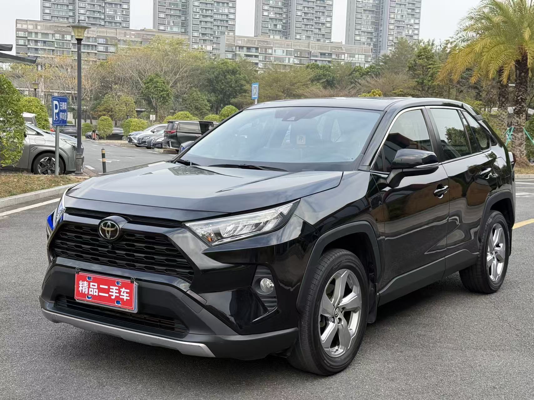 Toyota RAV4 2021 car image 