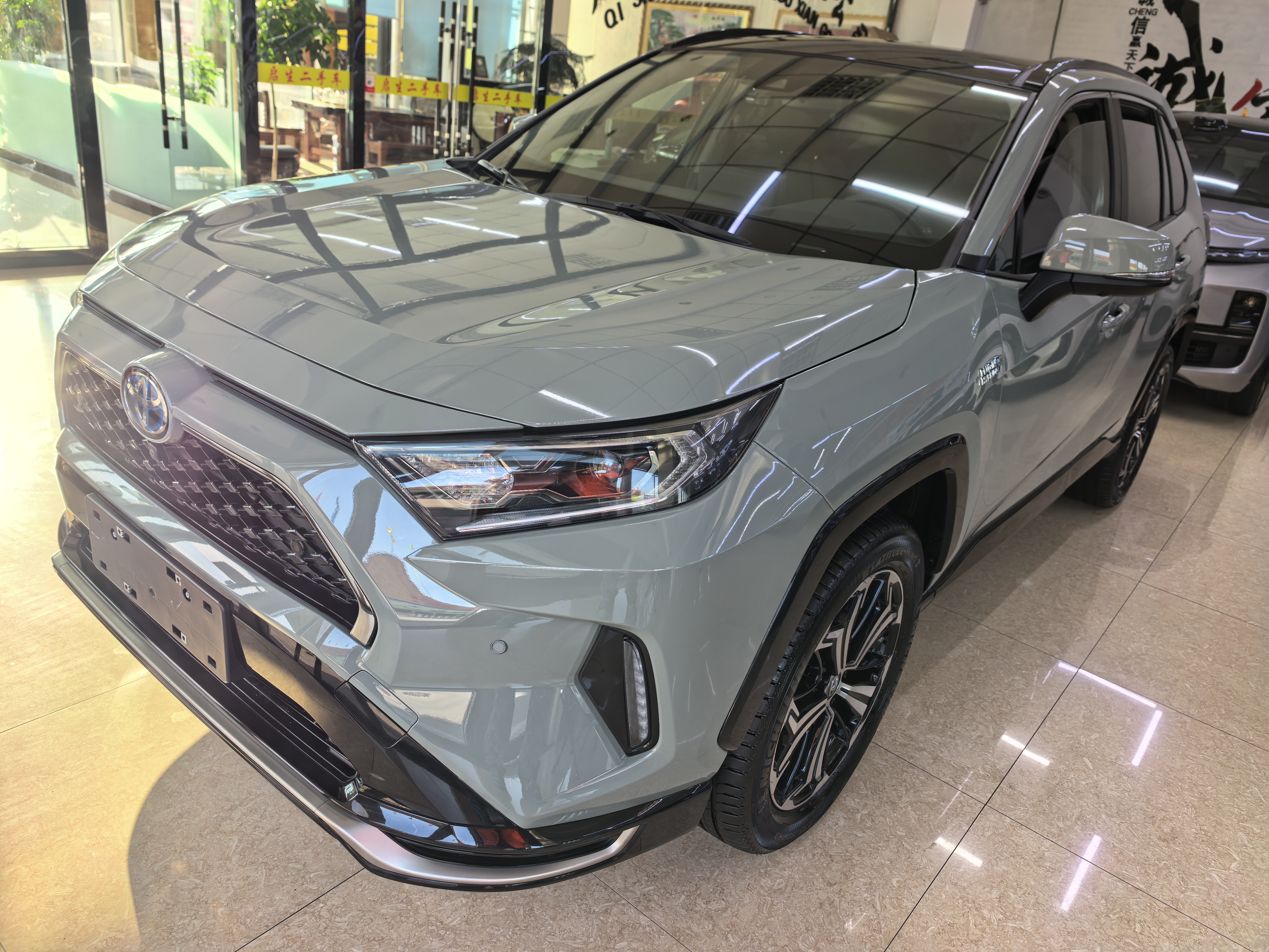 Toyota RAV4 Hybird E+ 2021 immagine di auto 