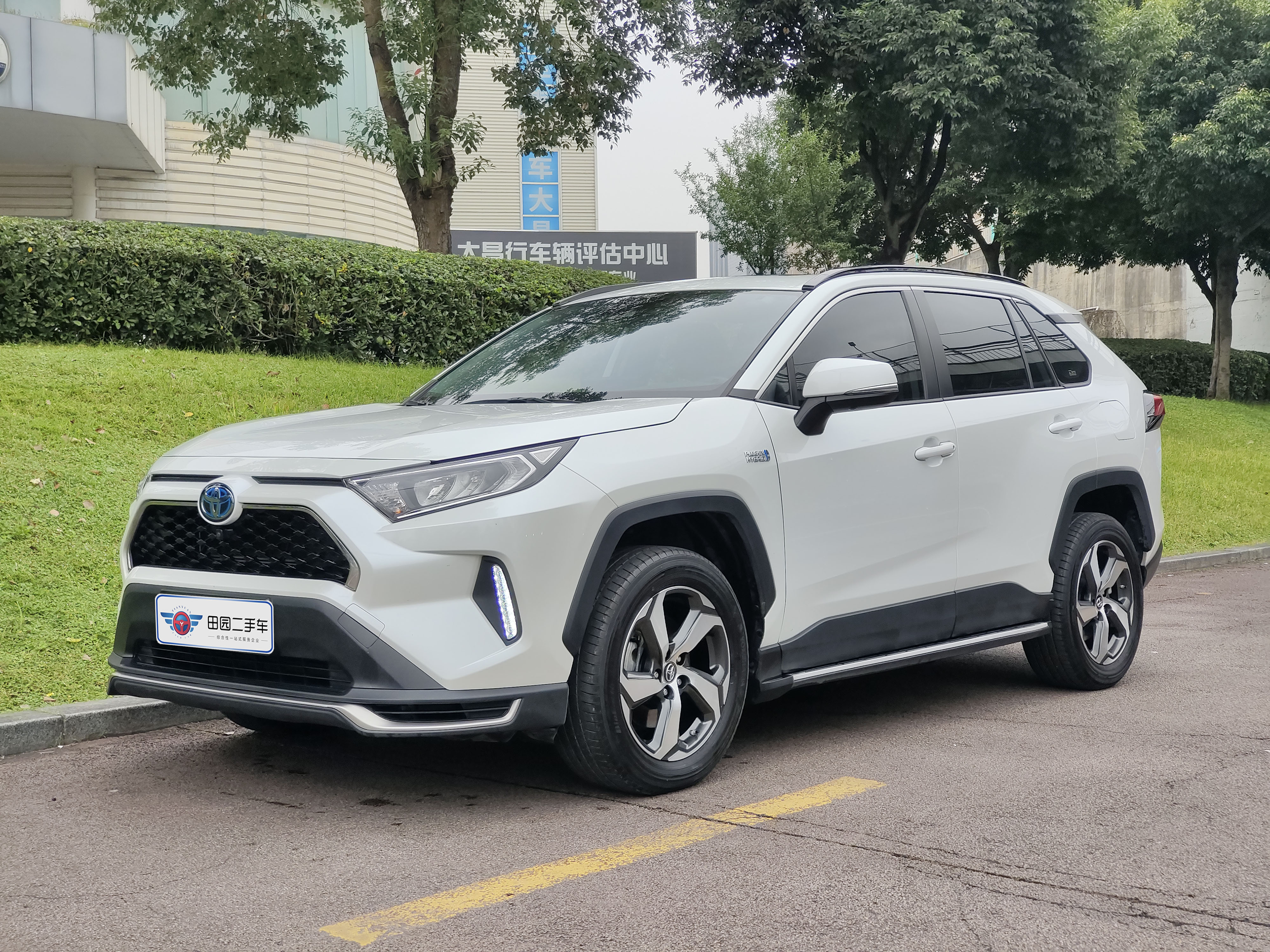 Toyota RAV4 Hybird E+ 2021 Toyota RAV4 Hybird E+ 2021 immagine di auto