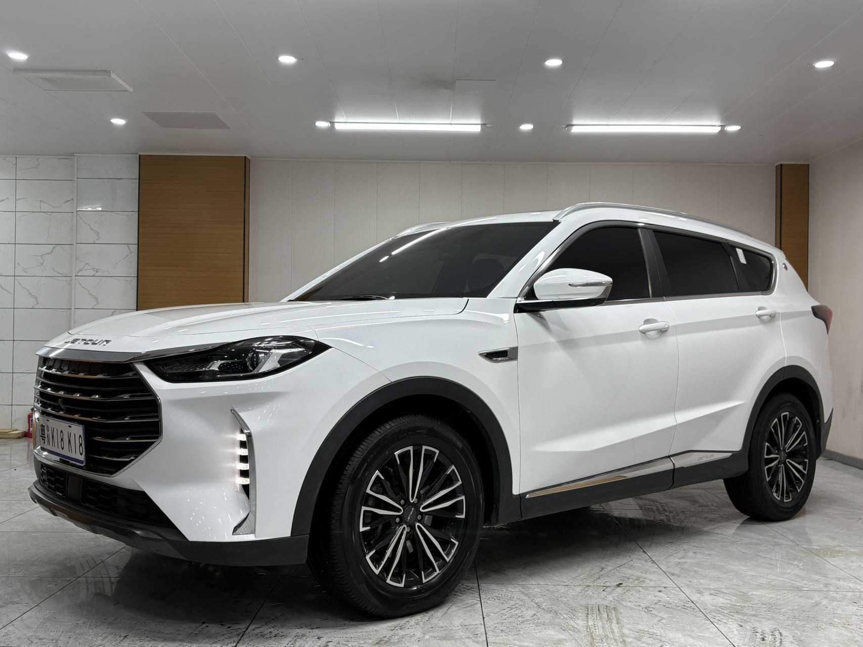 X70 PLUS 2022 car image 