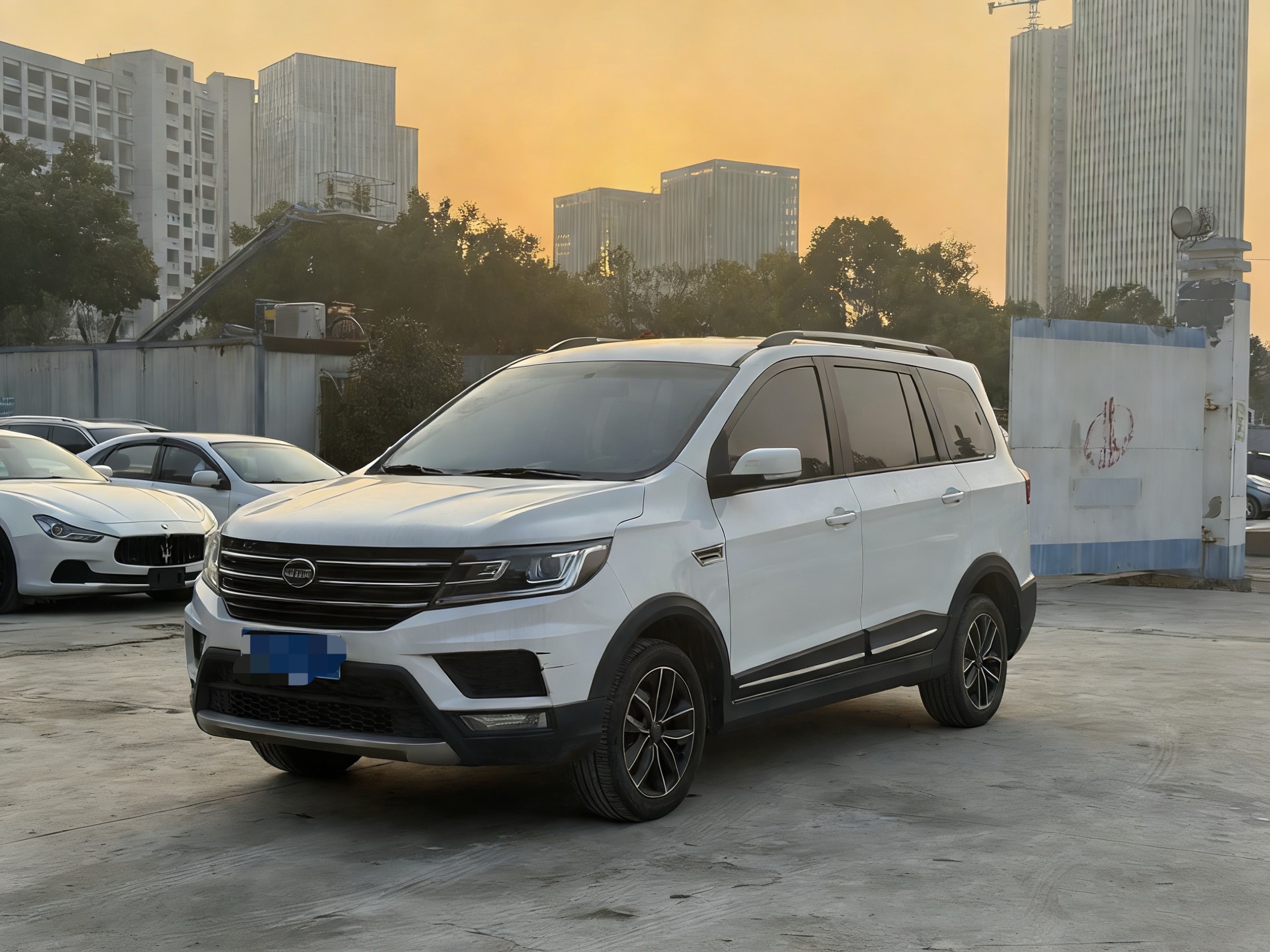 SWM X3 2021 汽车图片 