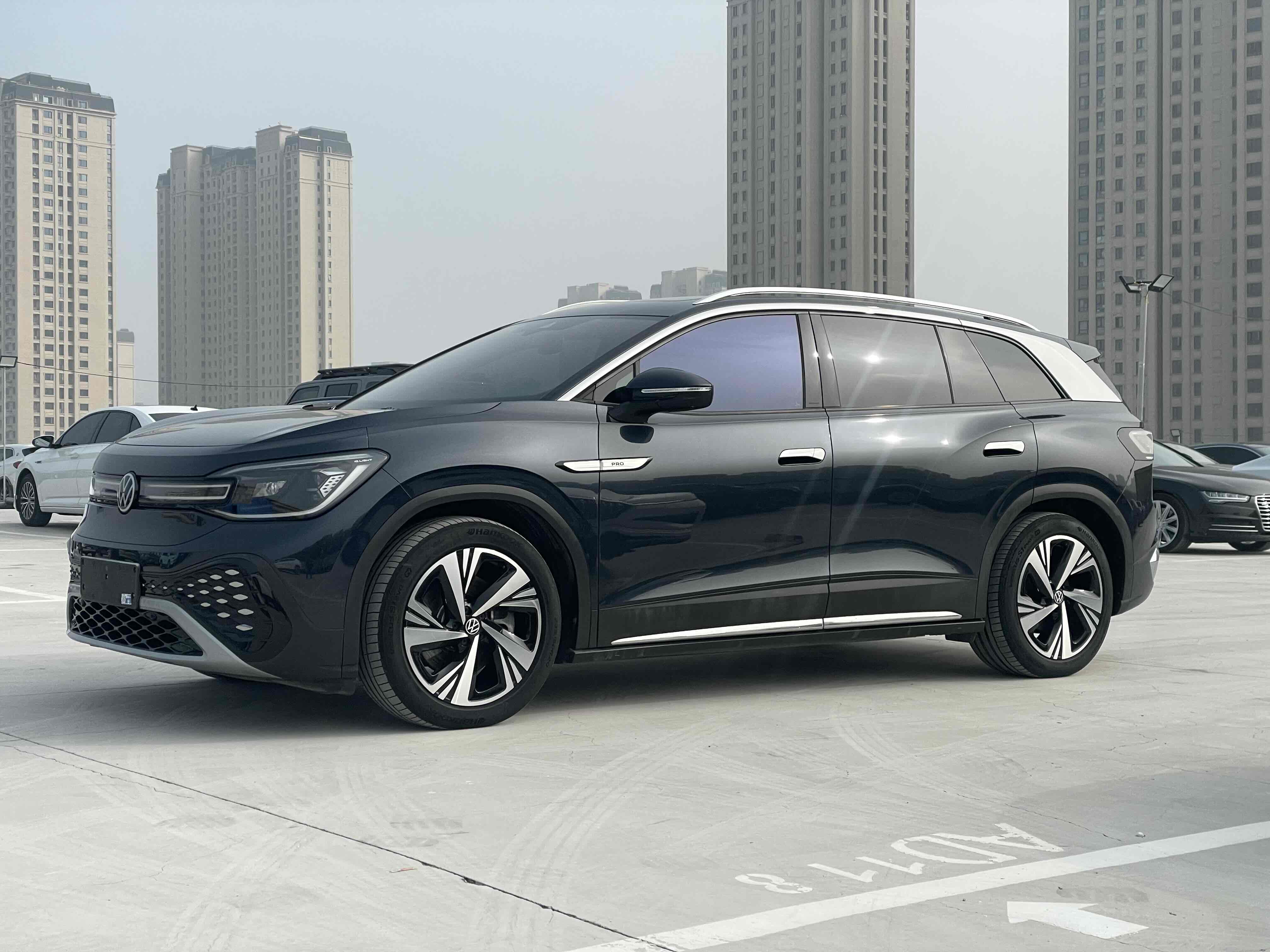 Volkswagen ID.6 Crozz 2022 immagine di auto 