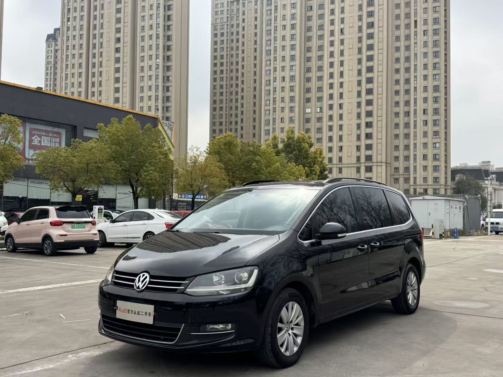 Volkswagen Sharan 2013 صورة سيارة 