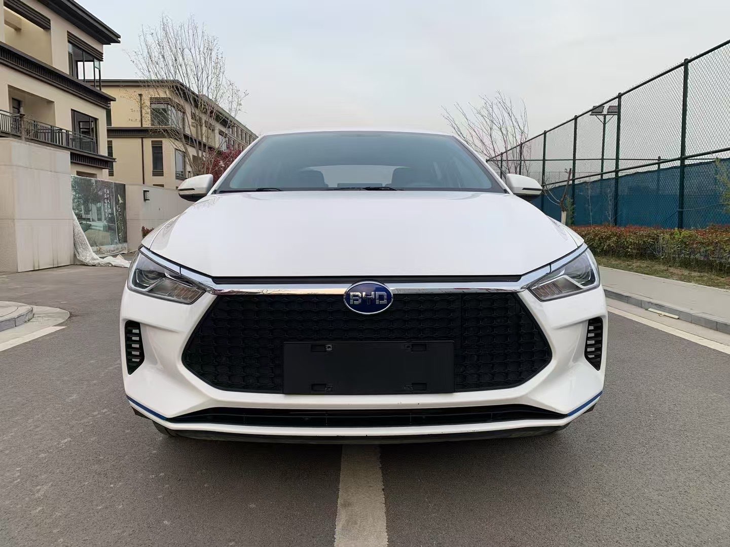 BYD e3 2023 car image 