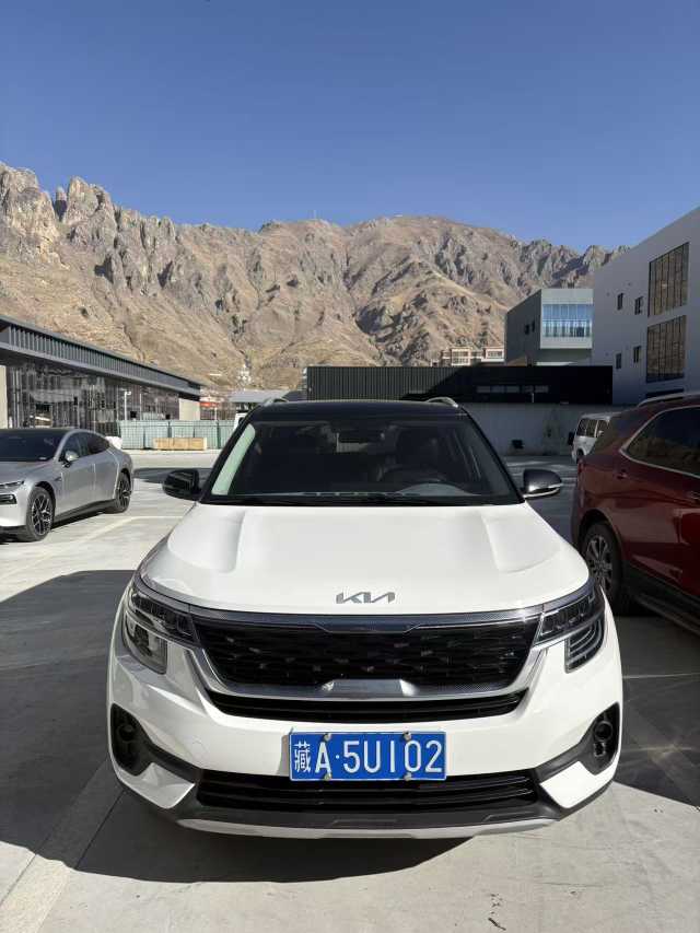 Kia Stonic 2022 汽车图片 