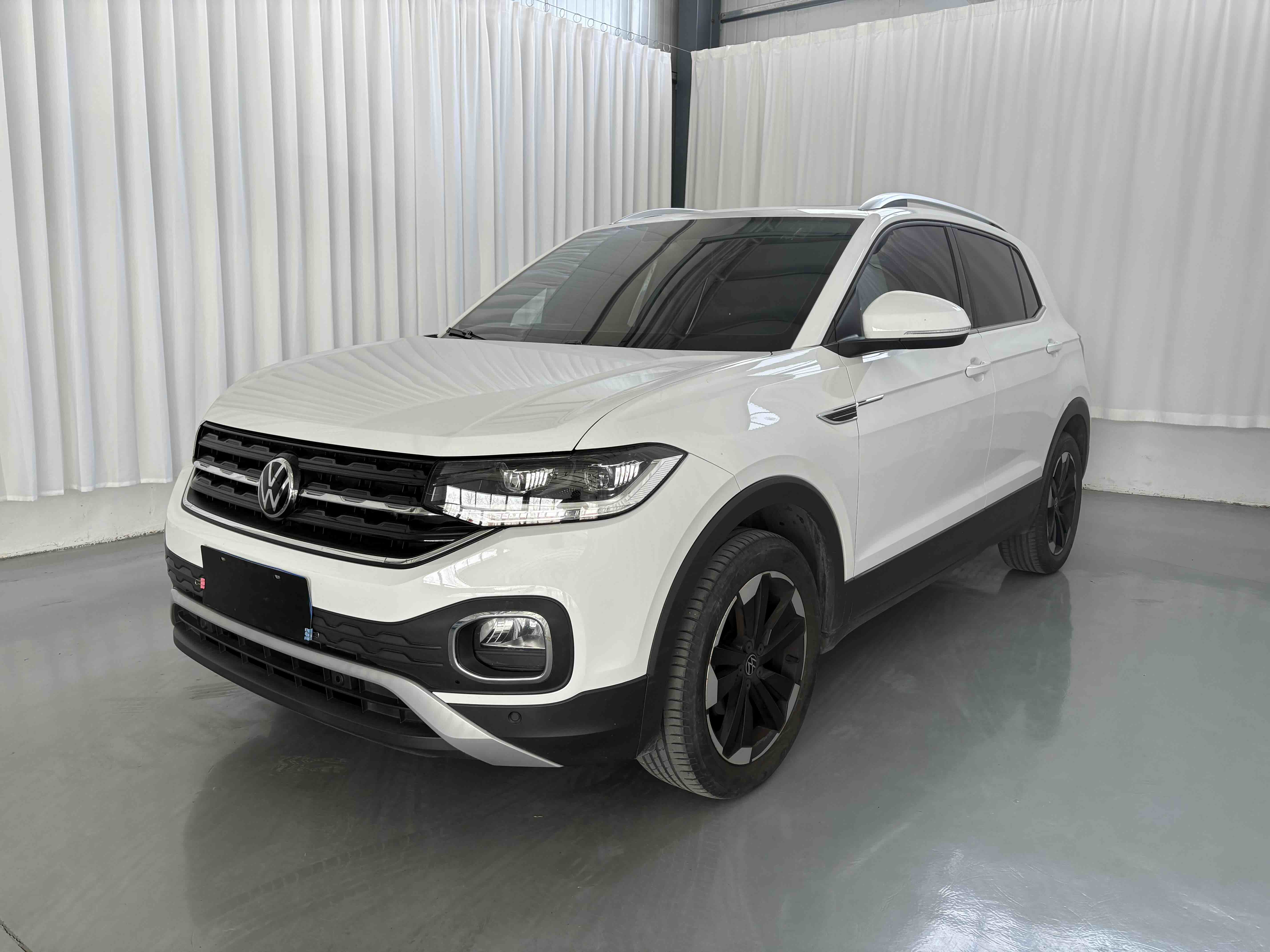 Volkswagen Tacqua 2023 immagine di auto 