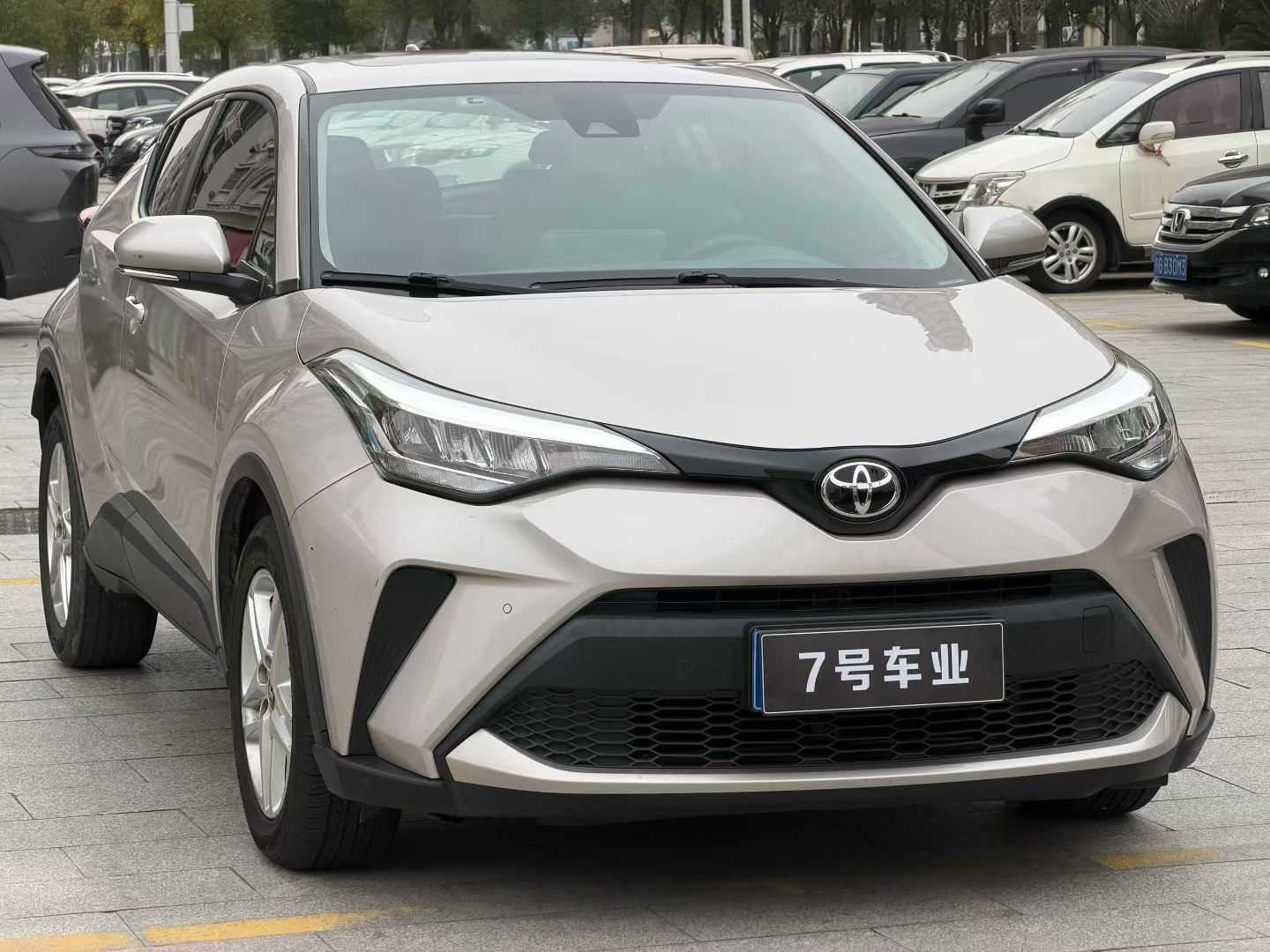 Toyota C-HR 2021 汽车图片 