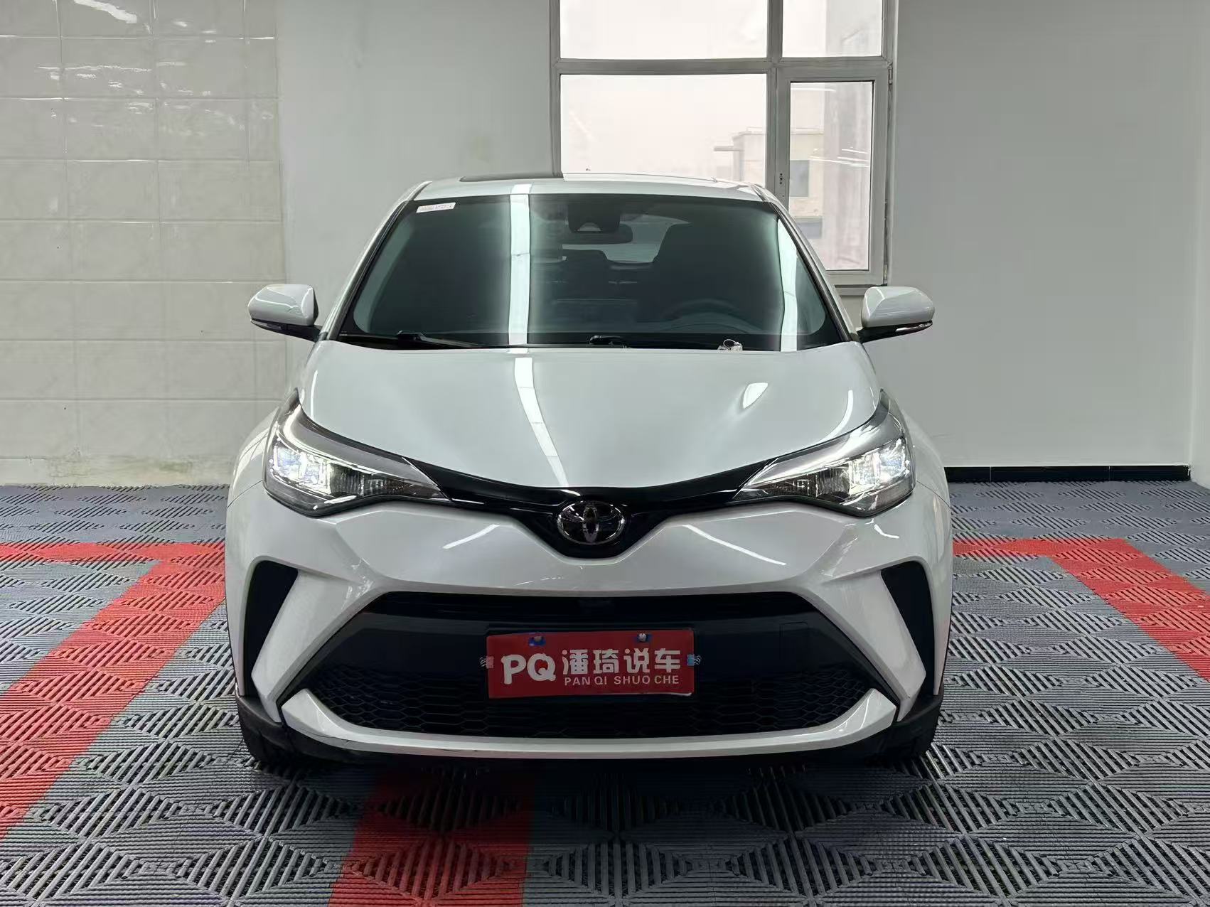 Toyota C-HR 2021 汽车图片 