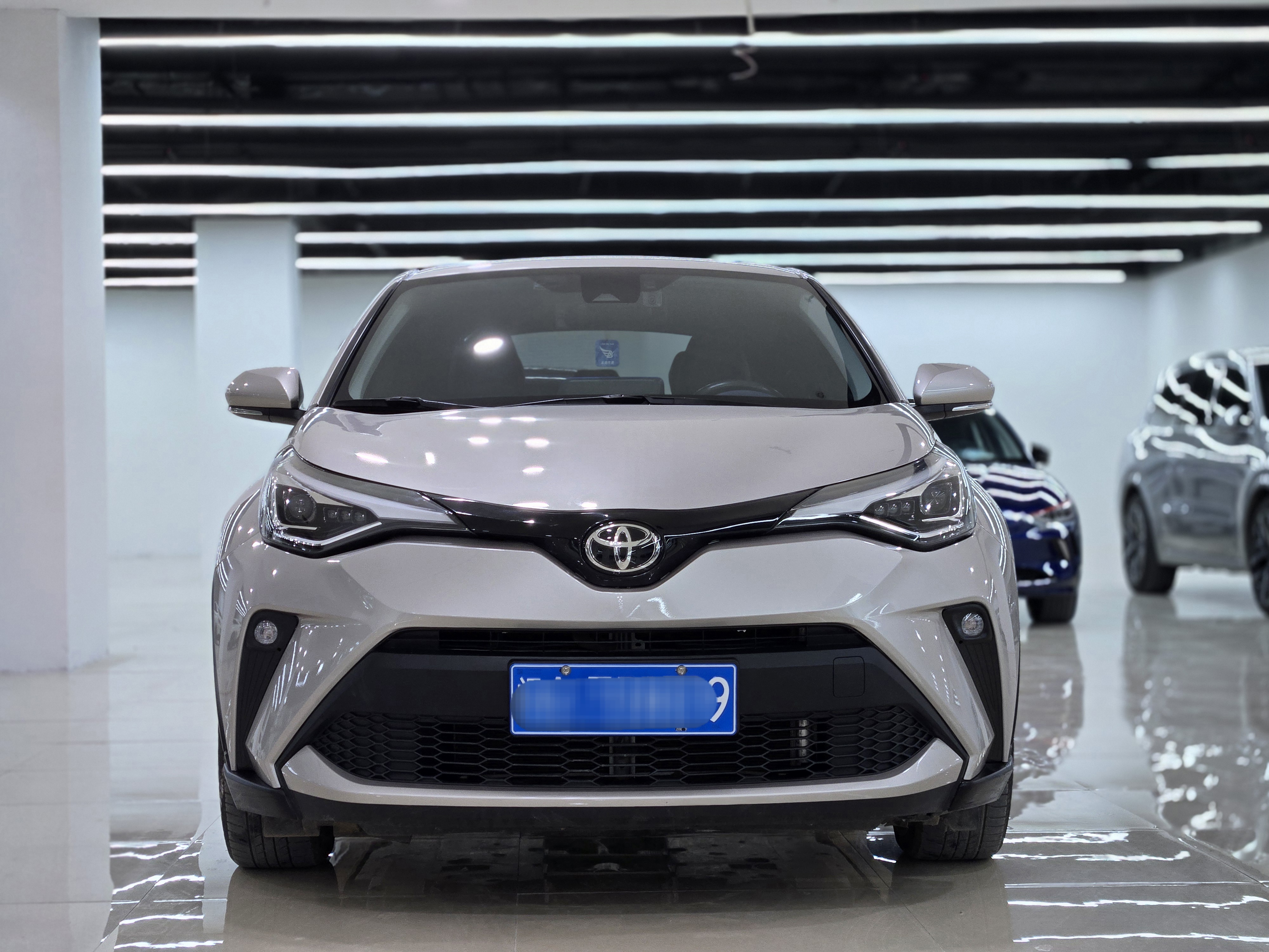 Toyota C-HR 2022 汽车图片 