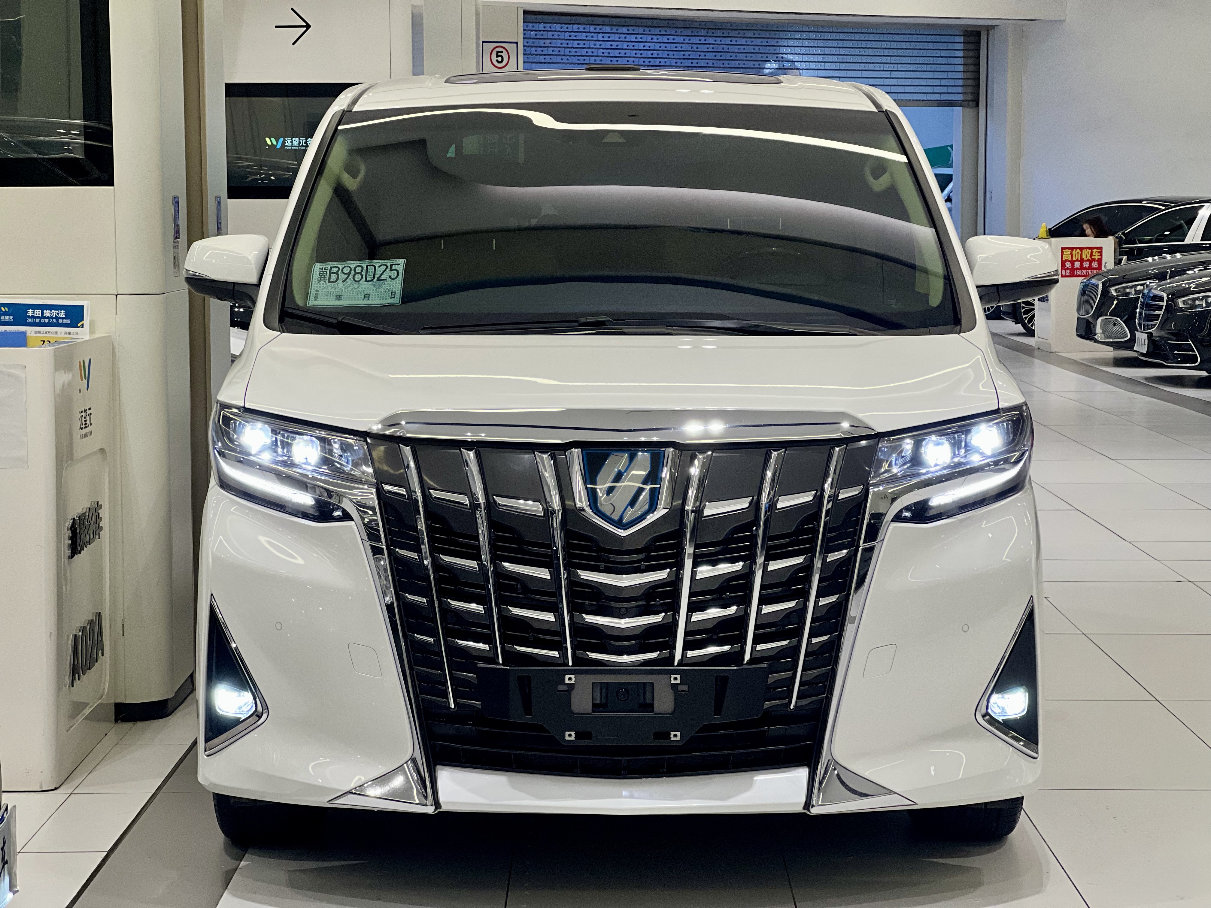 Toyota Alphard 2021 汽车图片 