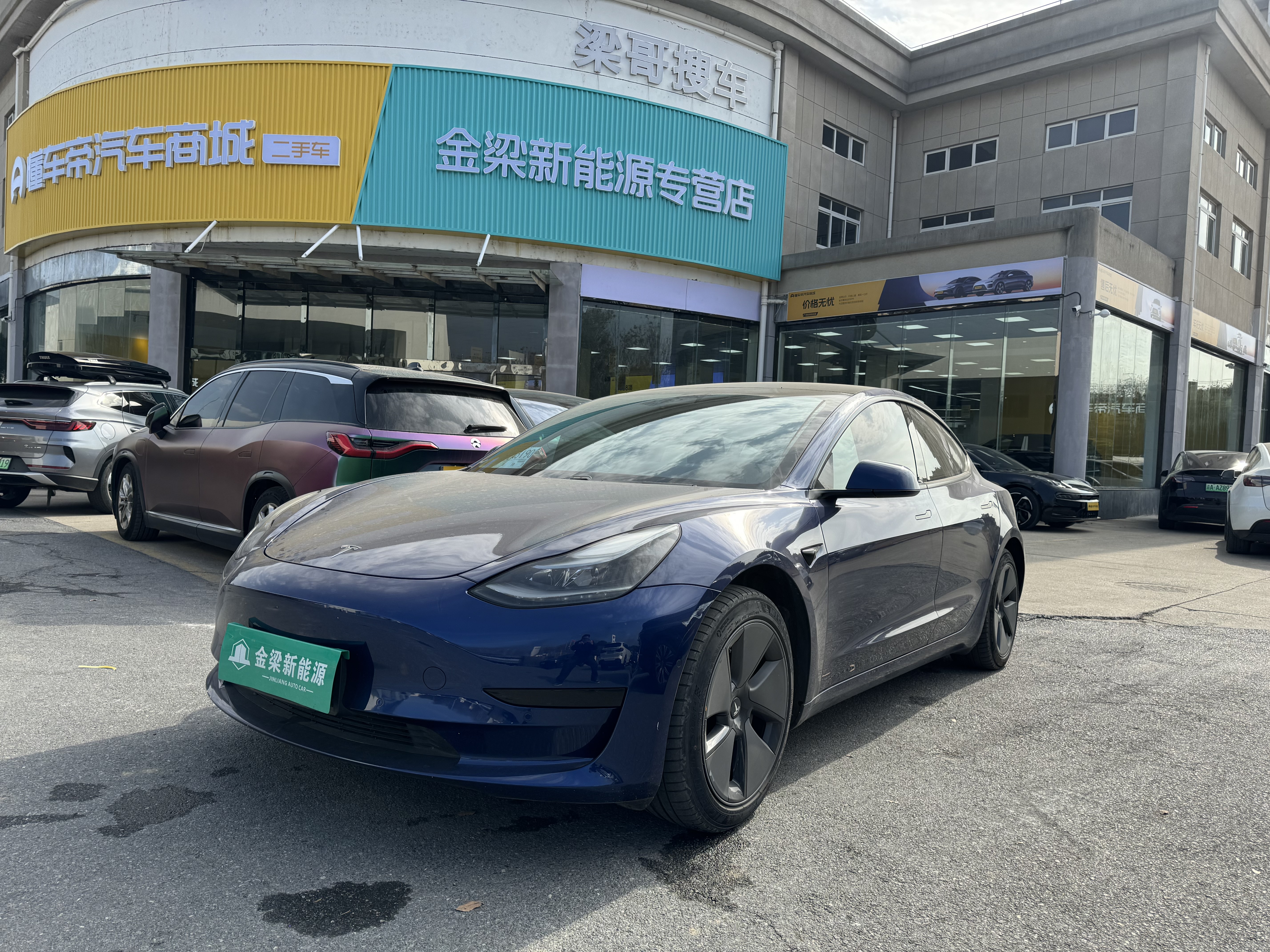 Tesla Model 3 2021 car image 