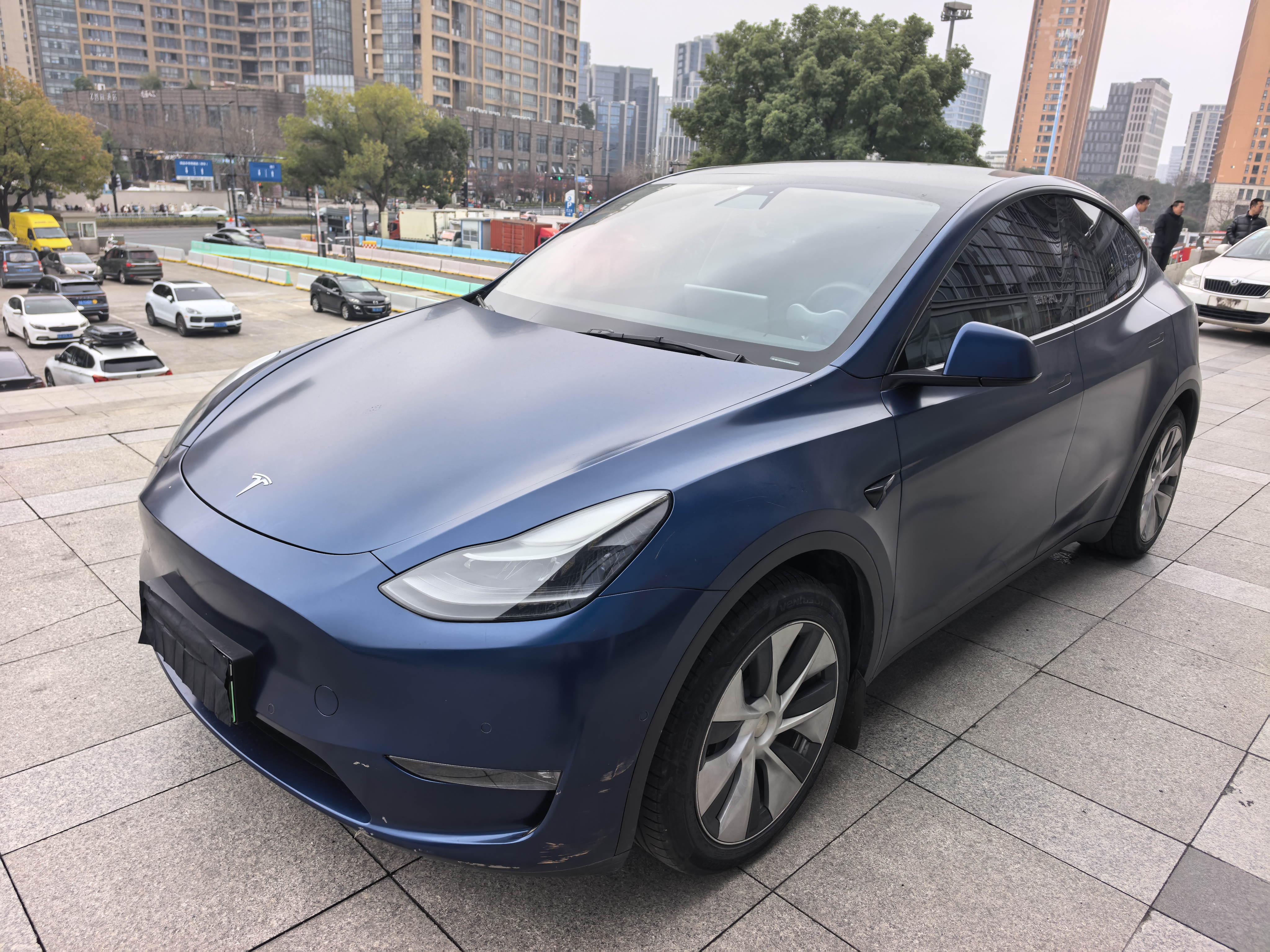 Tesla Model Y 2021 汽车图片 