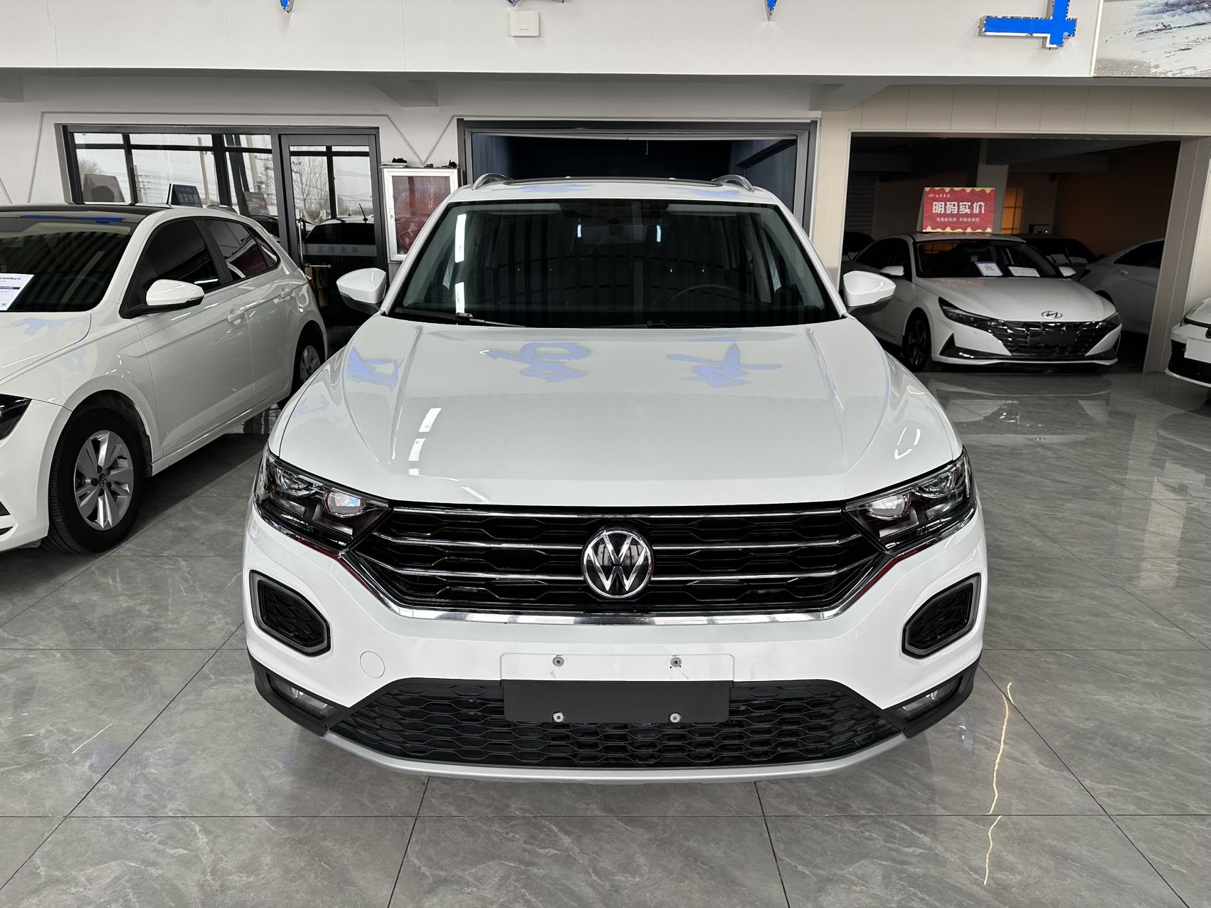Volkswagen T-Roc 2022 car image 