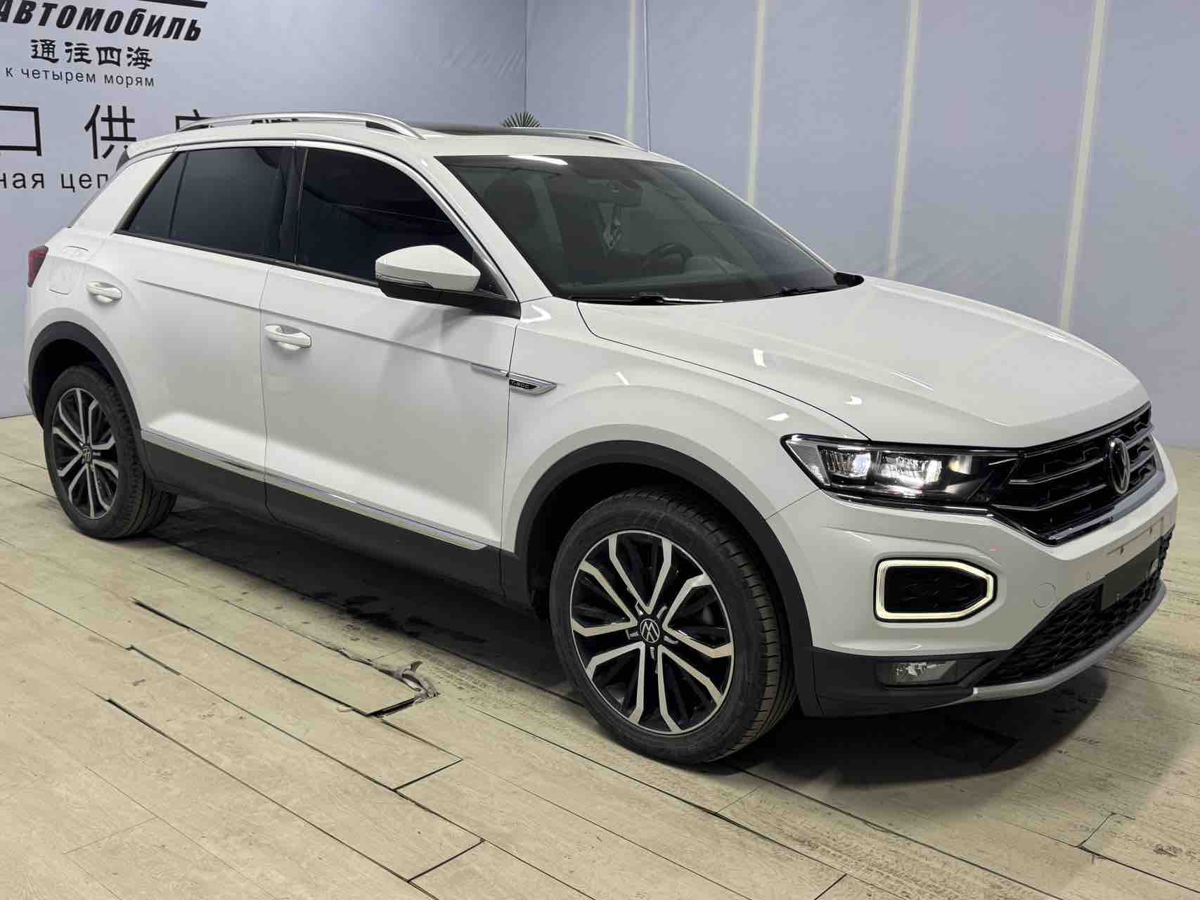 Volkswagen T-Roc 2022 Volkswagen T-Roc 2022 car image