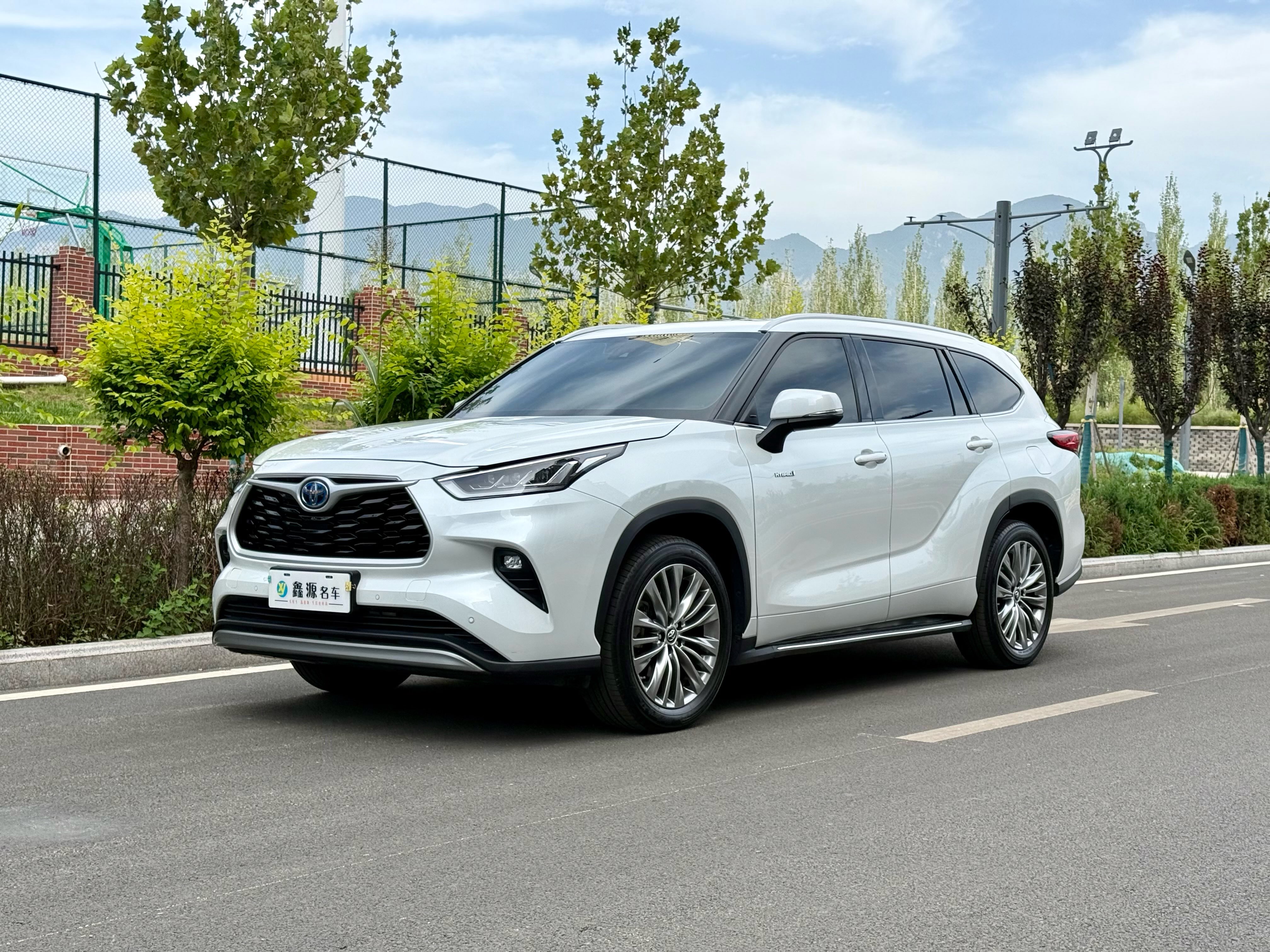 Toyota Highlander 2022 汽车图片 