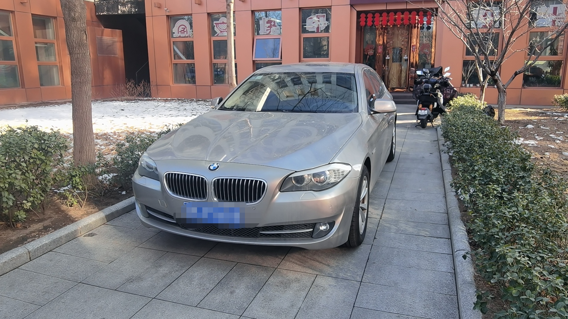 BMW 5 Series 2012 BMW 5 Series 2012 immagine di auto