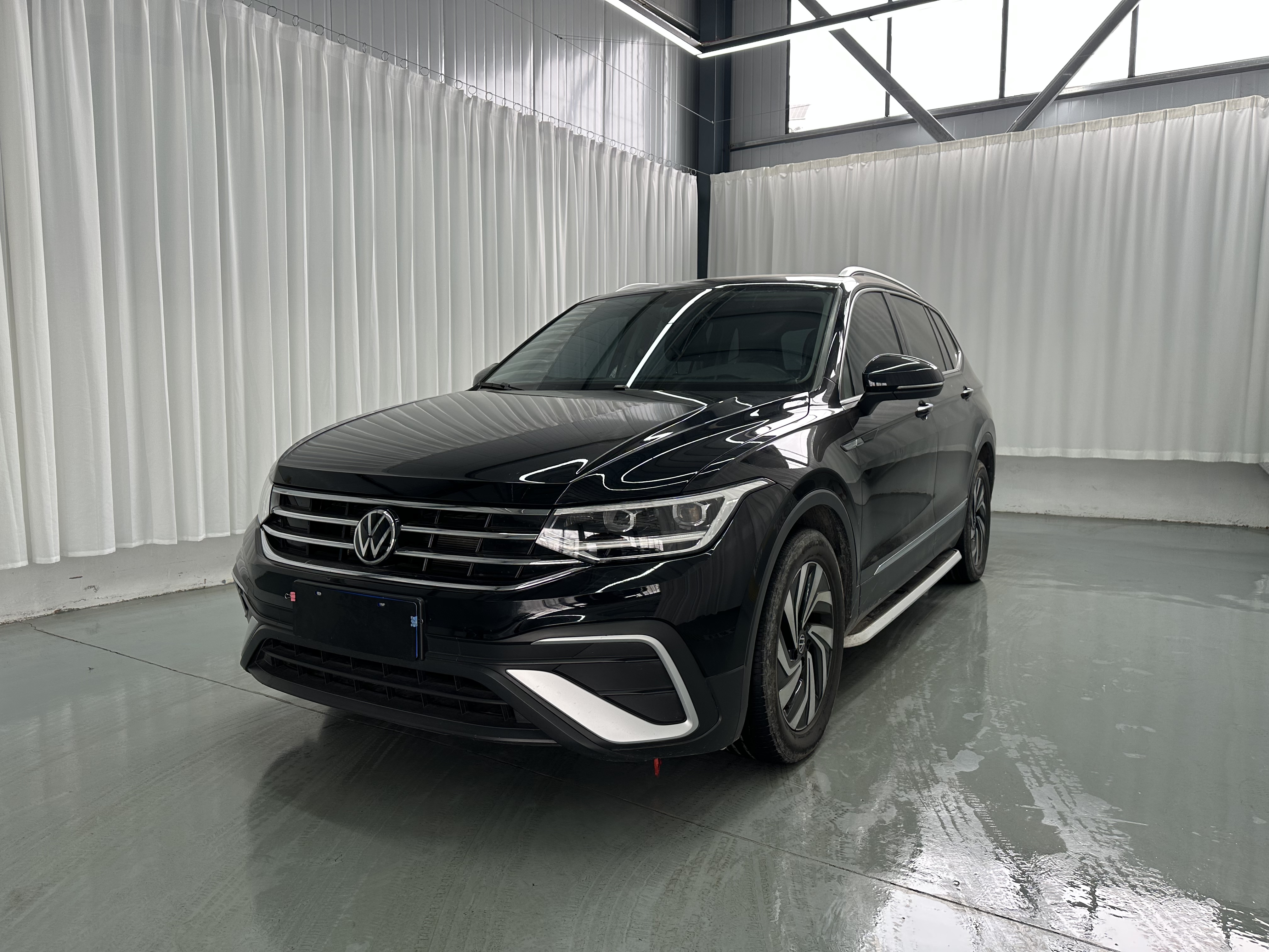 Volkswagen Tiguan L 2022 car image 