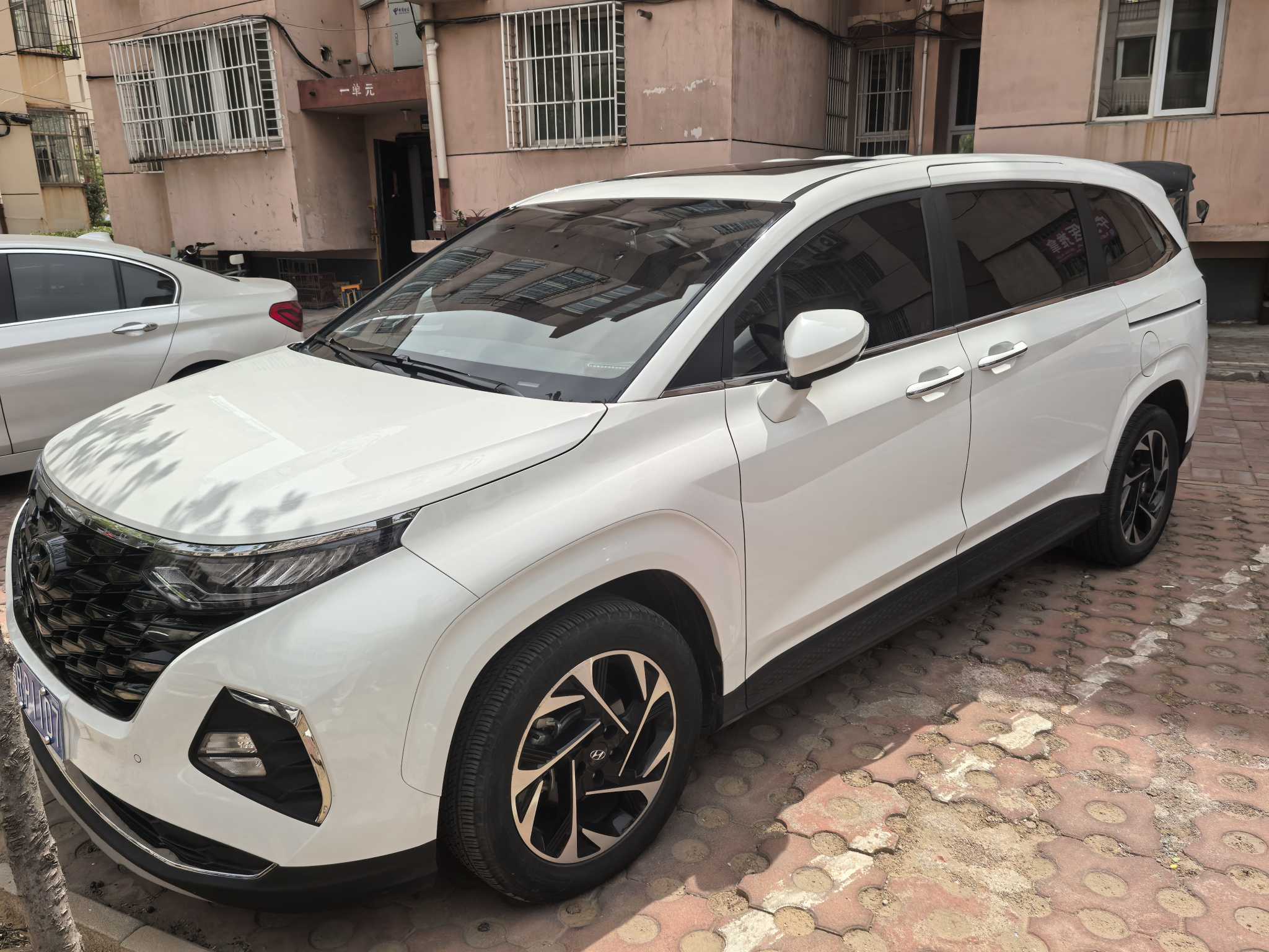 Hyundai Custo 2023 car image 