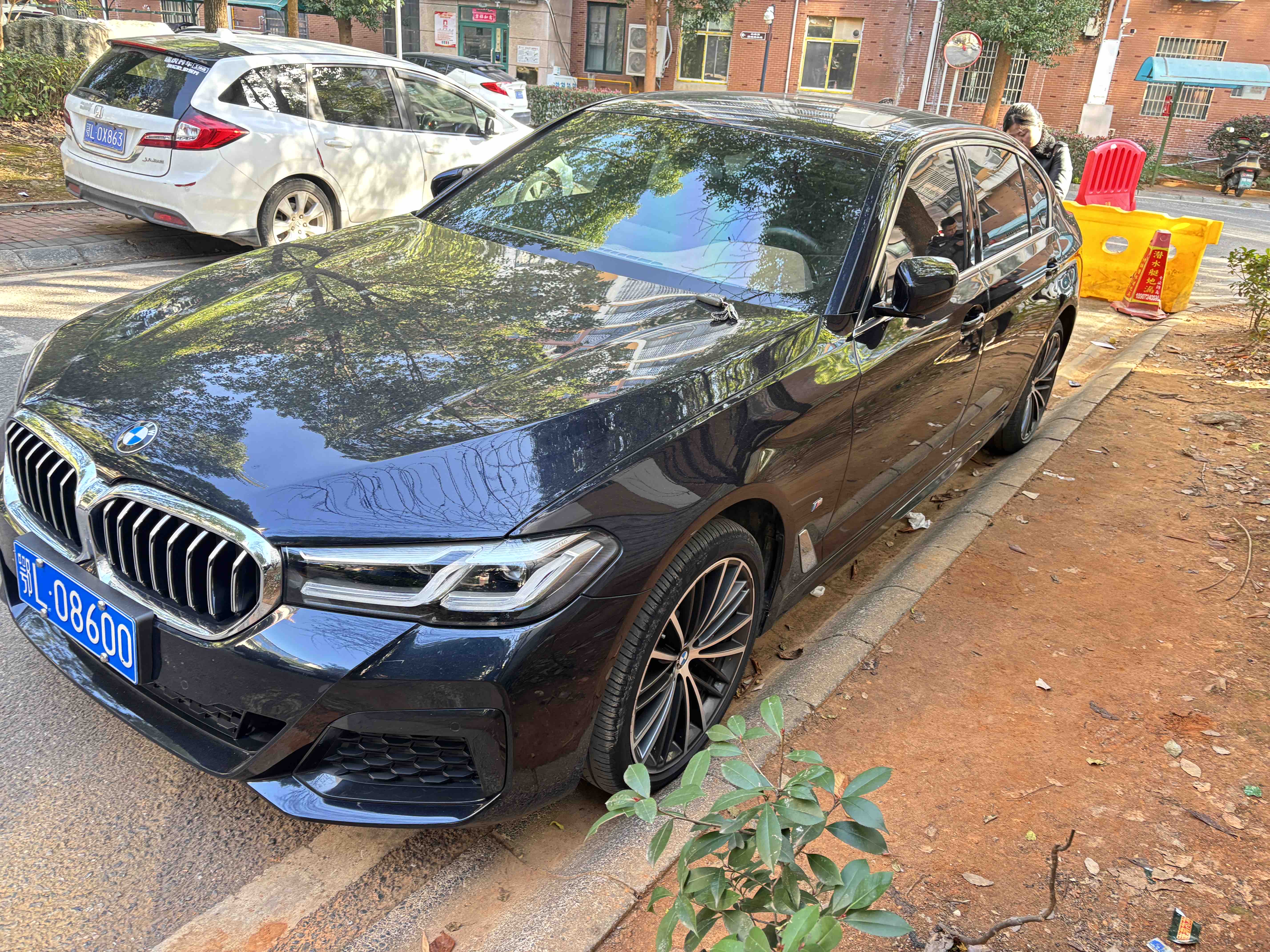 BMW 5 Series 2022 BMW 5 Series 2022 car image