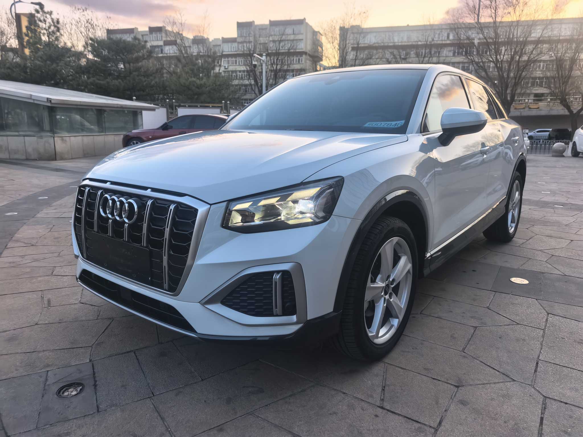Audi Q2L 2023 汽车图片 