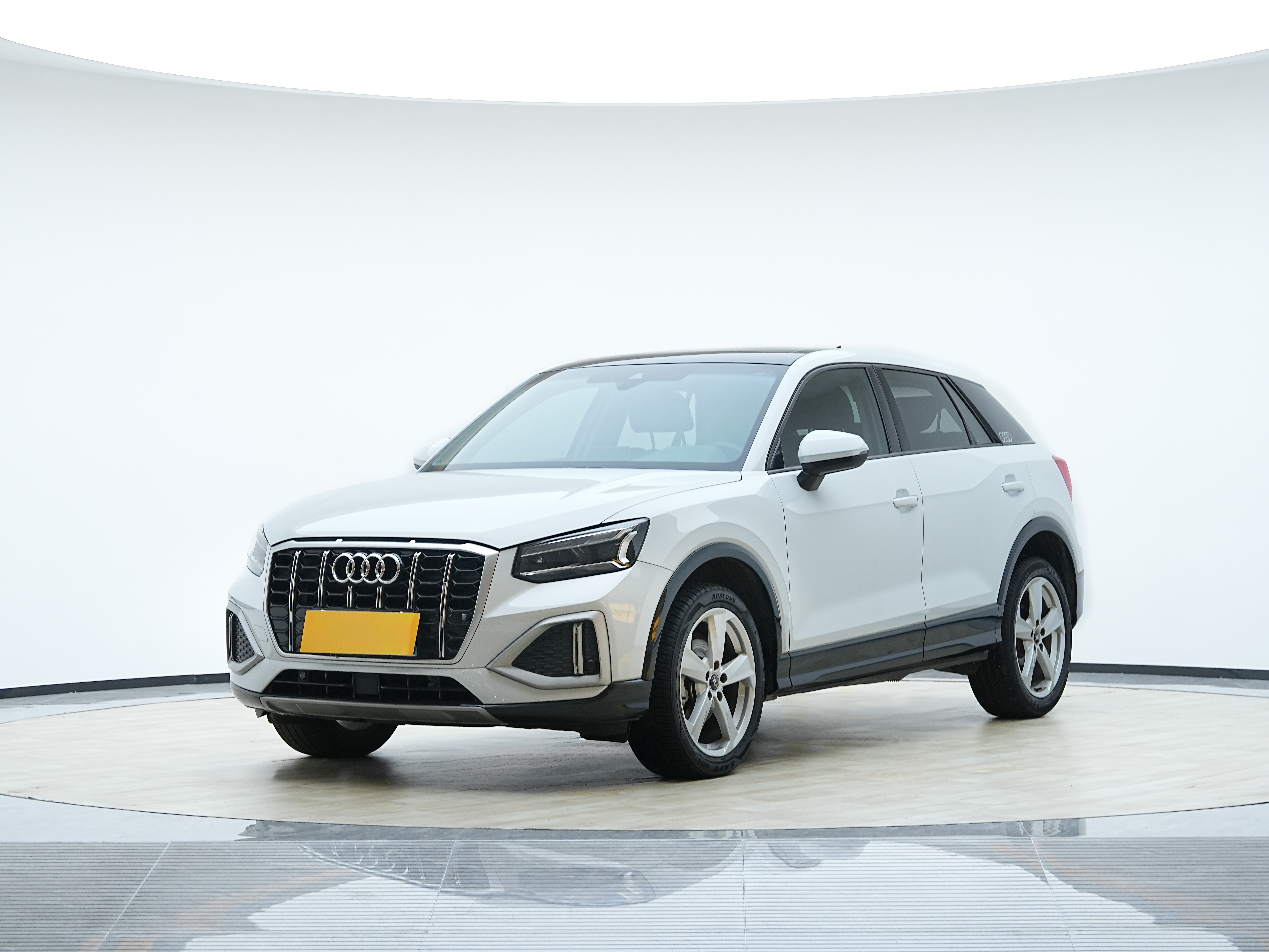 Audi Q2L 2023 汽车图片 