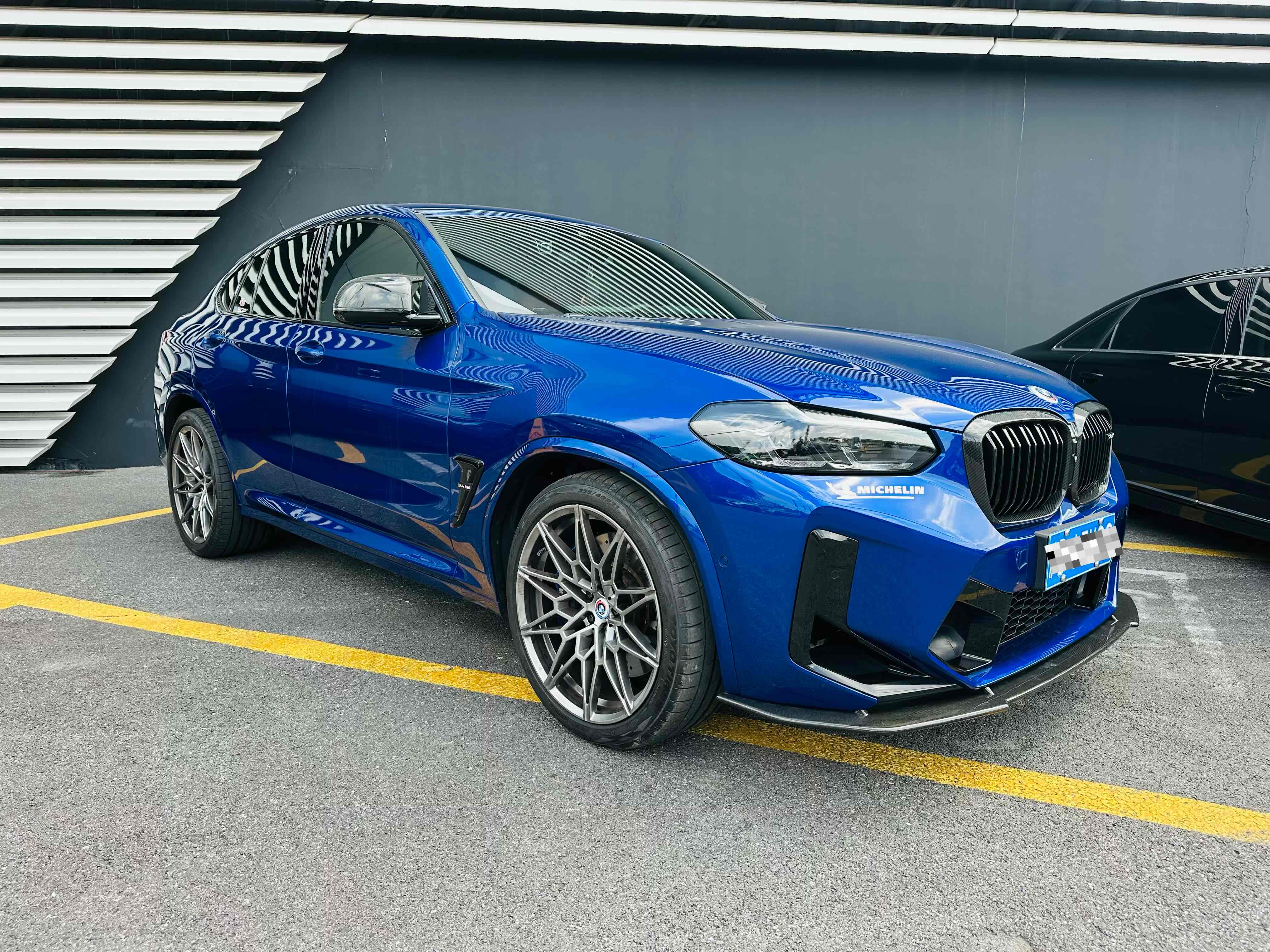 BMW X4 M 2022 BMW X4 M 2022 car image