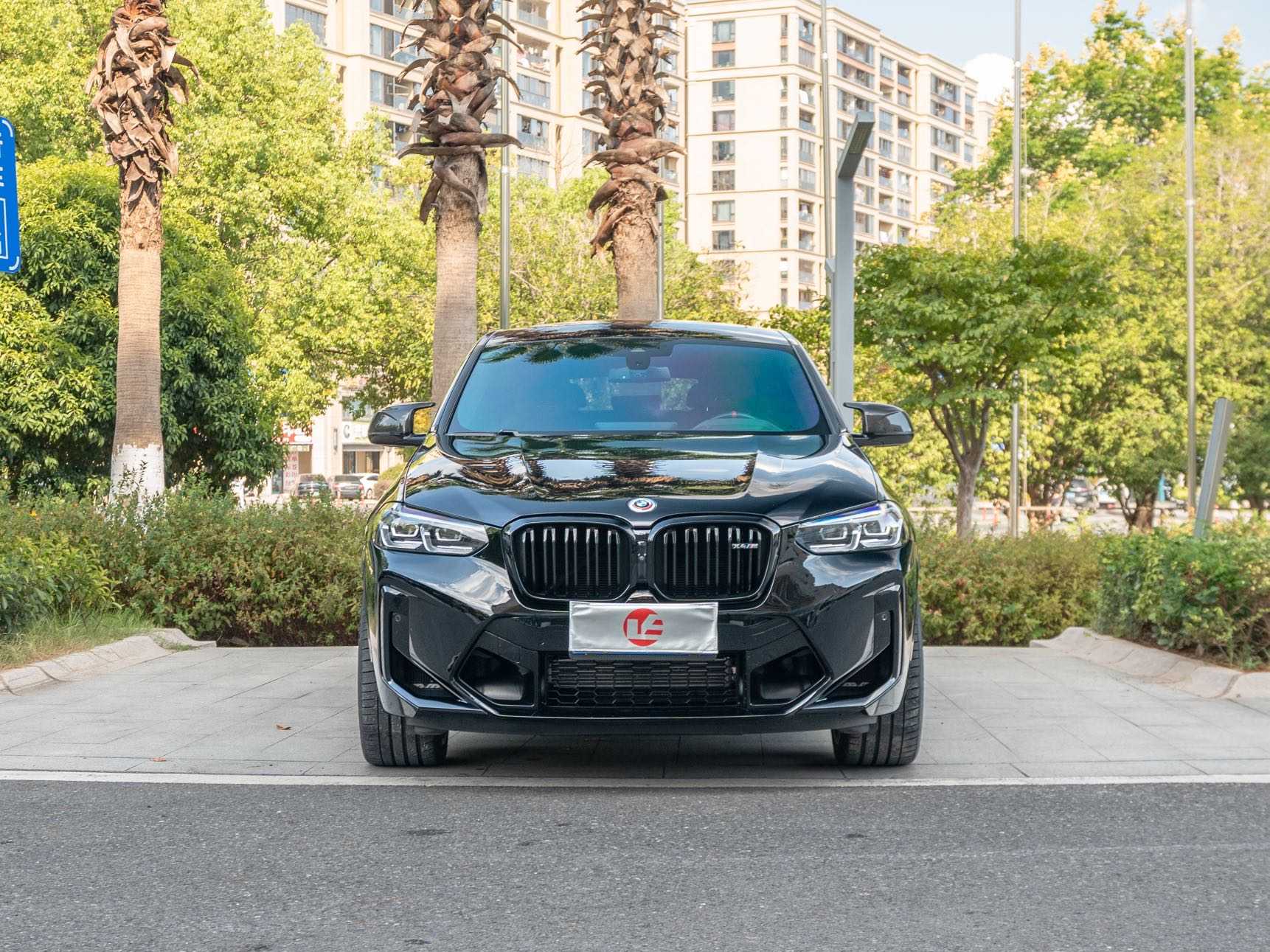 BMW X4 M 2023 汽车图片 