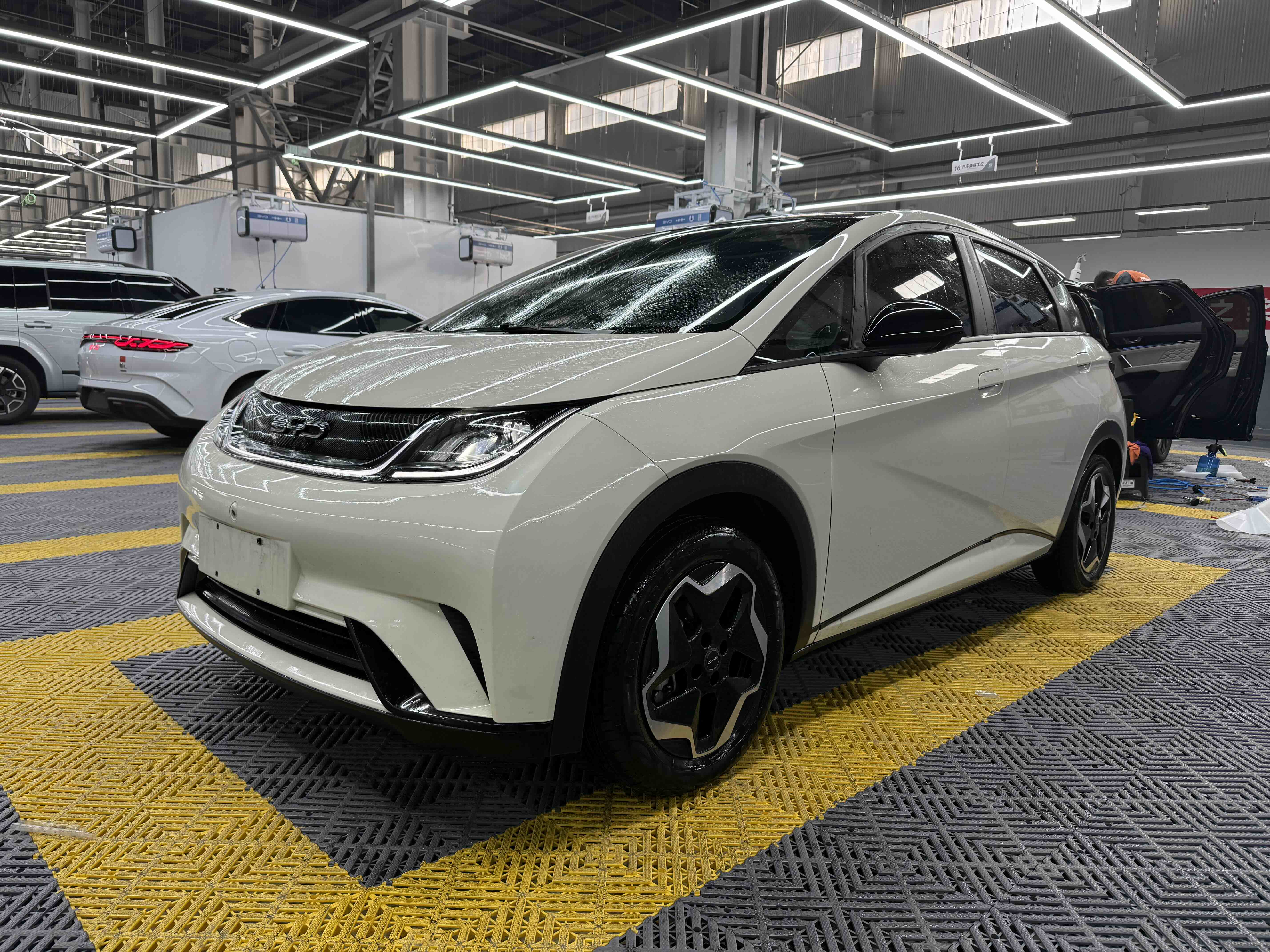 BYD Dolphin 2022 BYD Dolphin 2022 car image