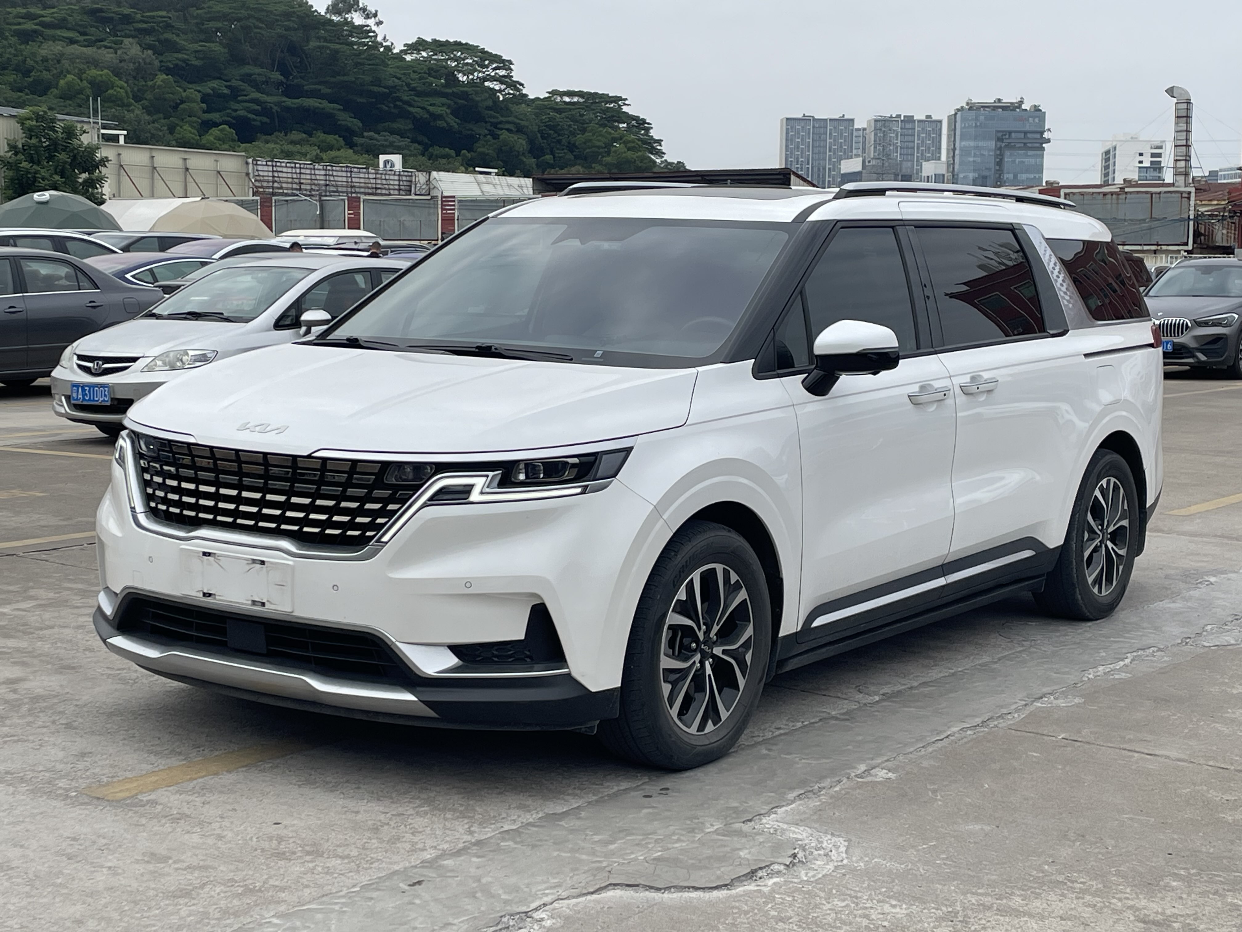 Kia Carnival 2022 汽车图片 