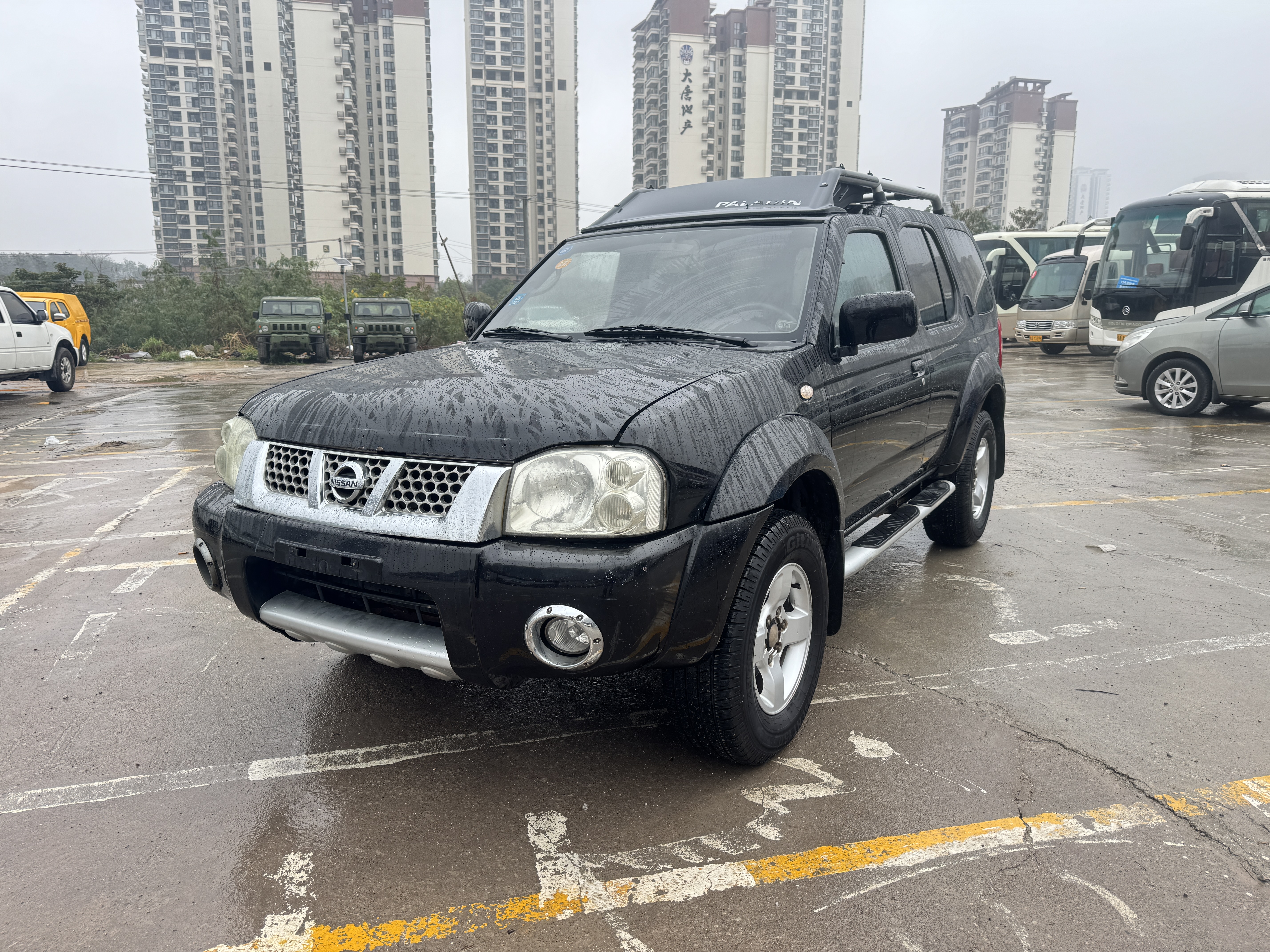 Nissan Paladin 2010 汽车图片 