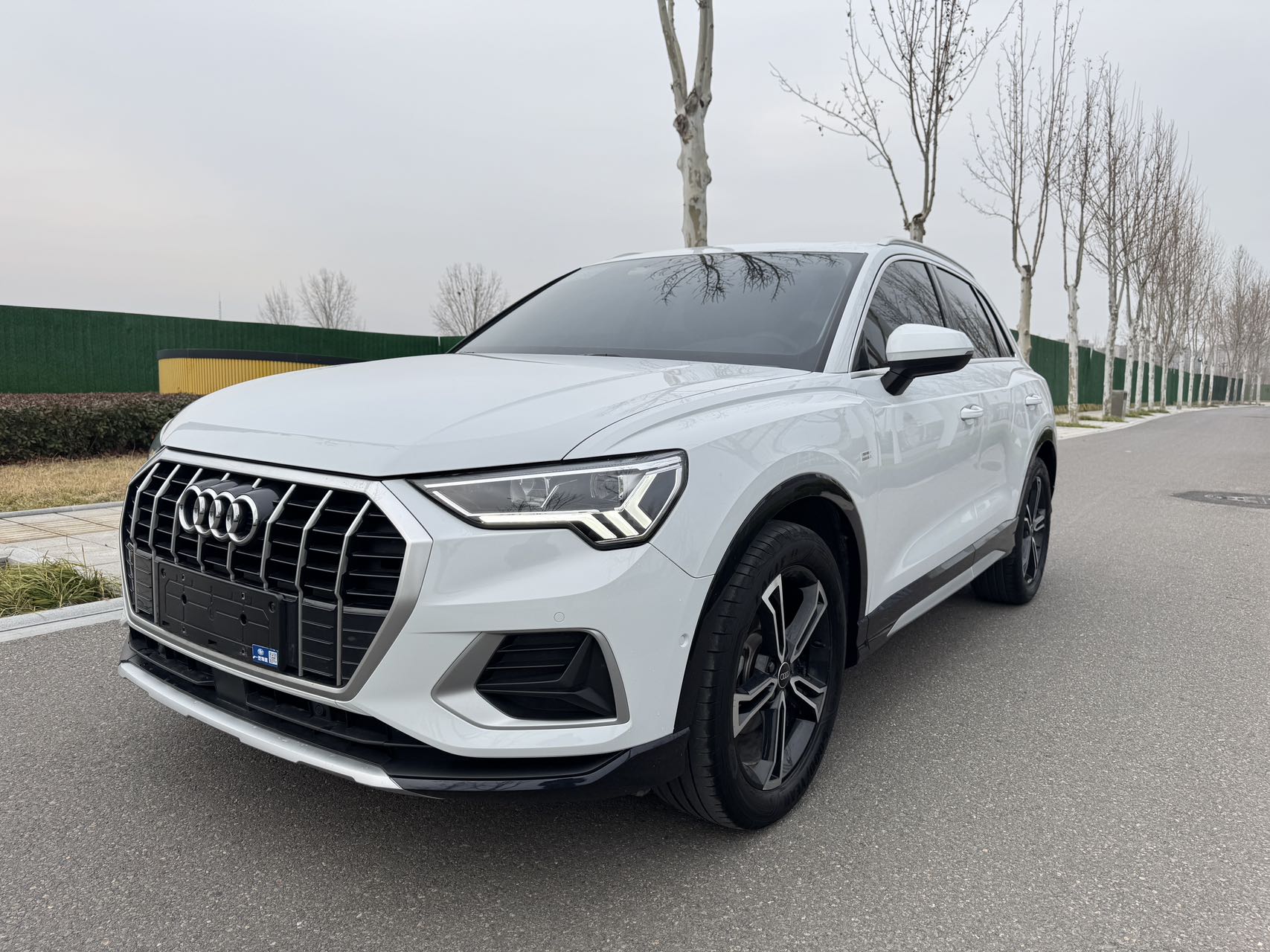 Audi Q3 2023 car image 