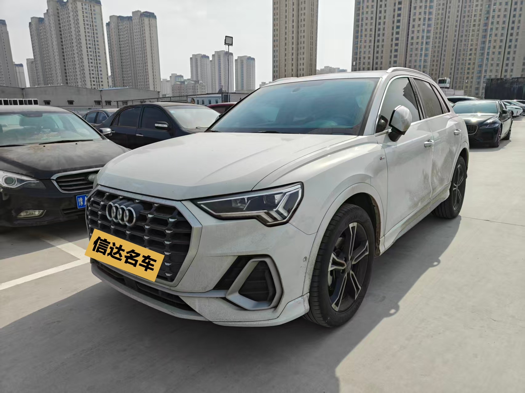 Audi Q3 2022 car image 