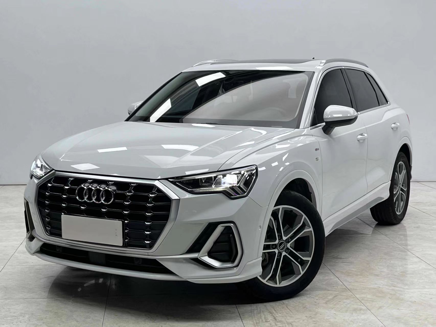 Audi Q3 2022 Audi Q3 2022 car image
