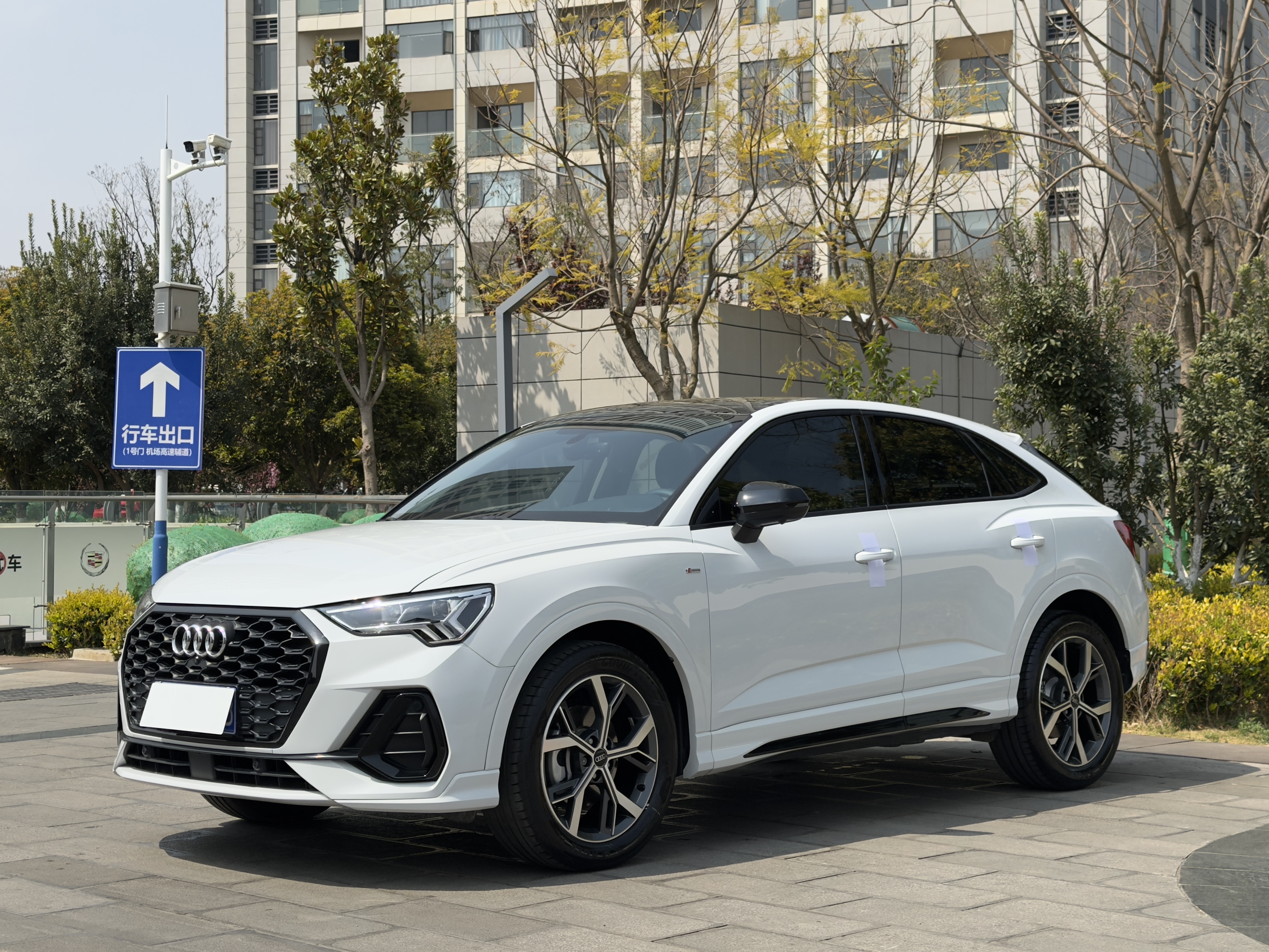 Audi Q3 Sportback 2022 汽车图片 