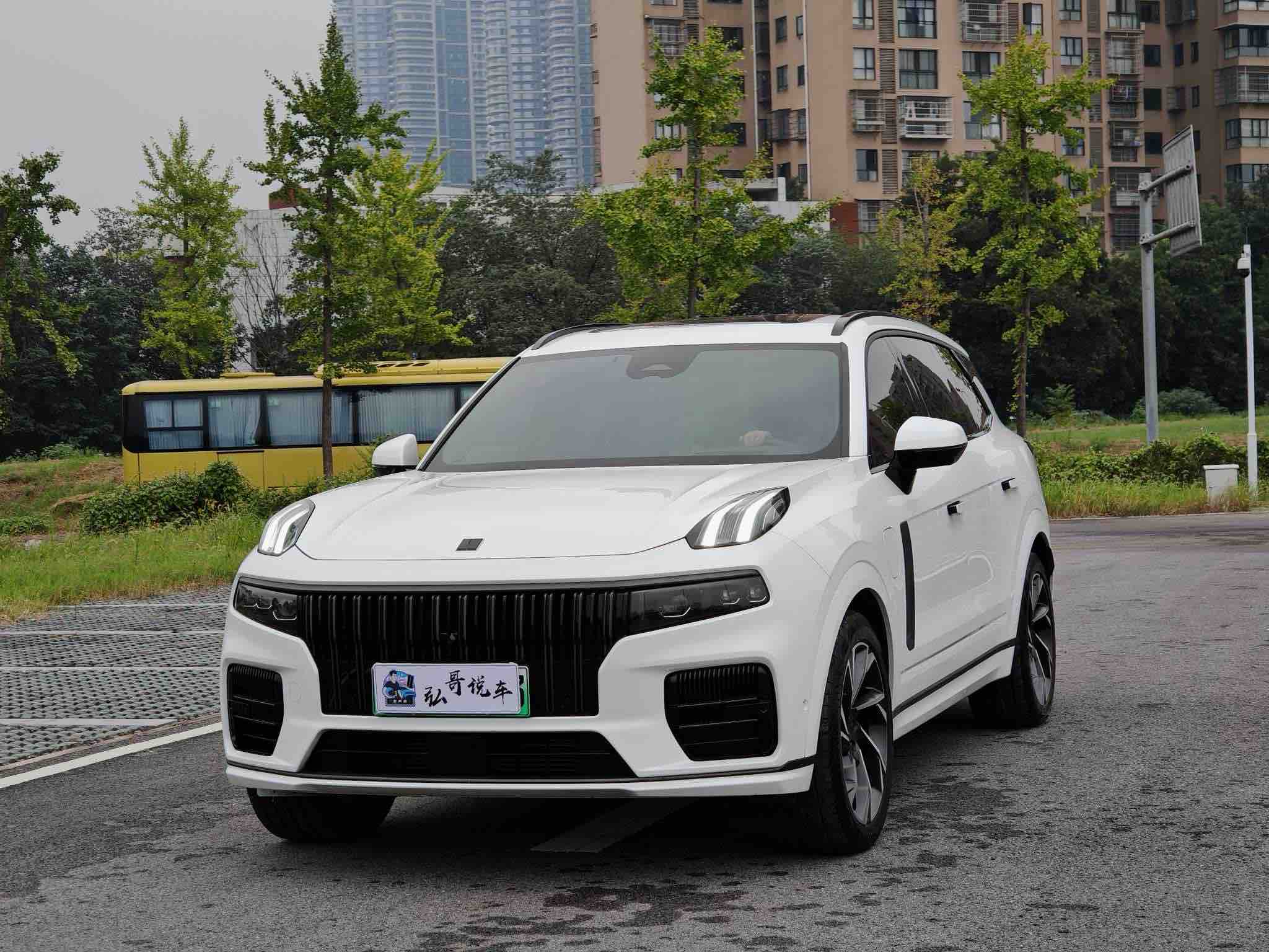 Lynk & Co 09 EM-P 2022 car image 