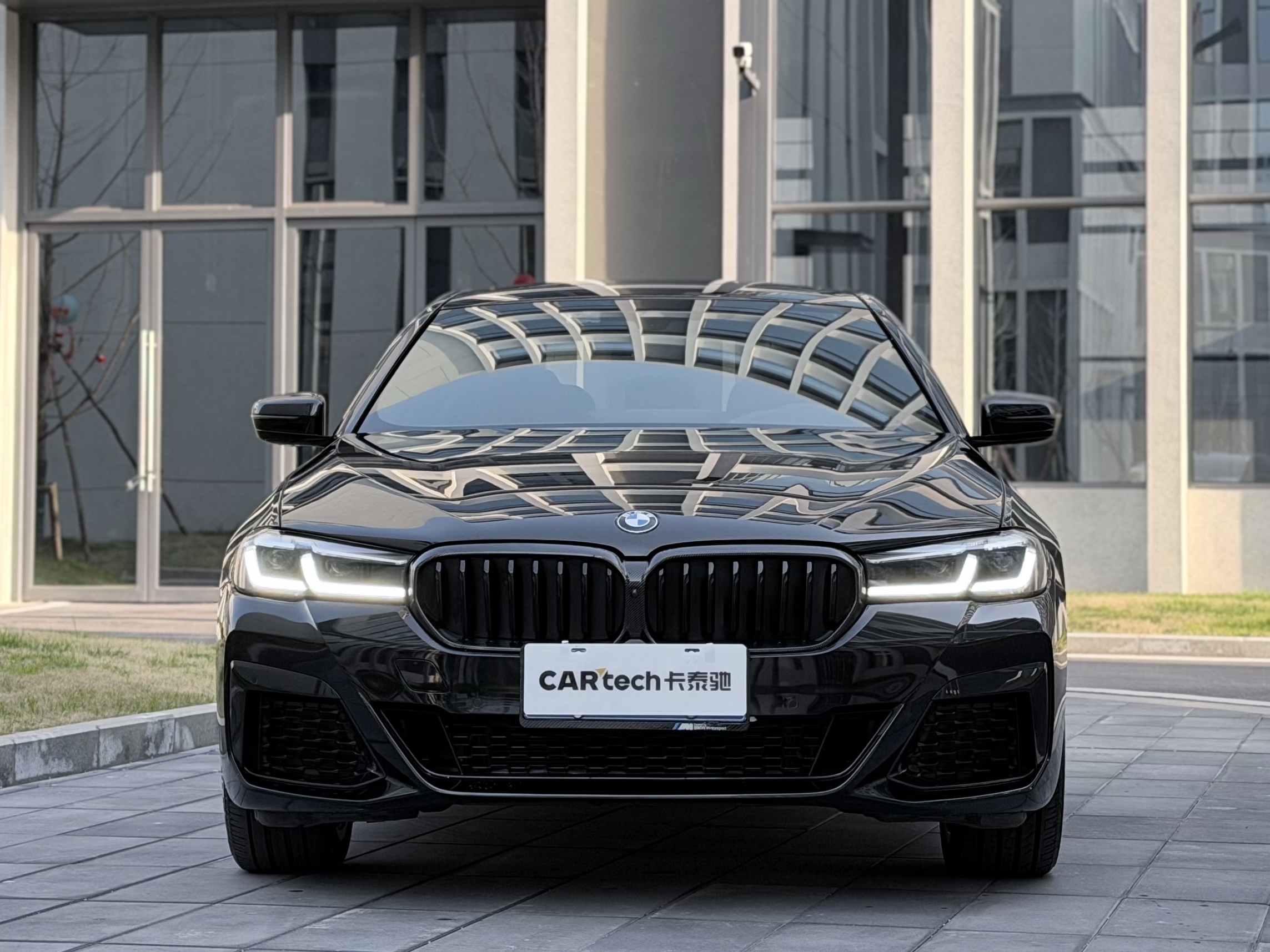 BMW 5 Series 2022 car image 