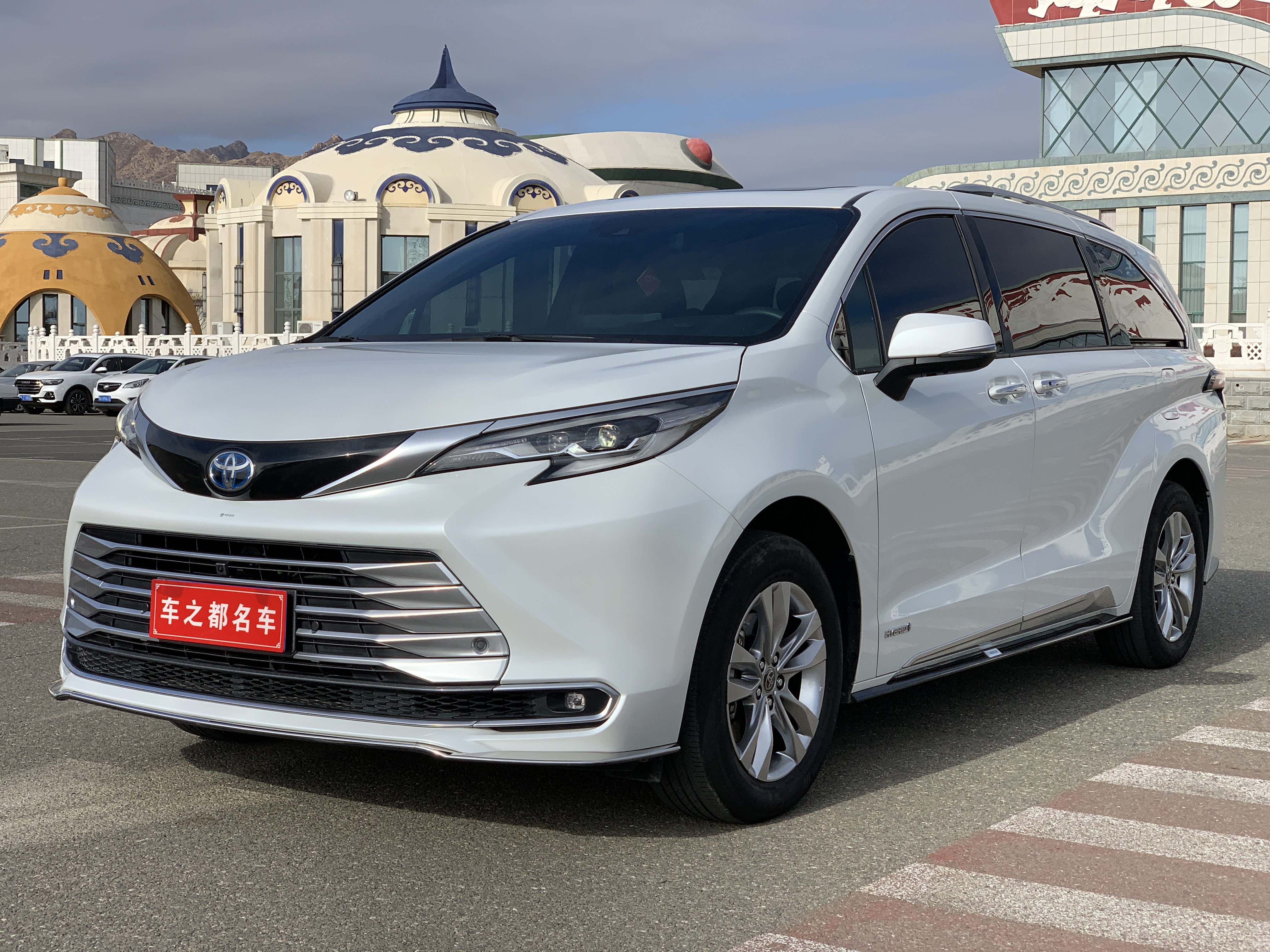Toyota Sienna 2022 汽车图片 