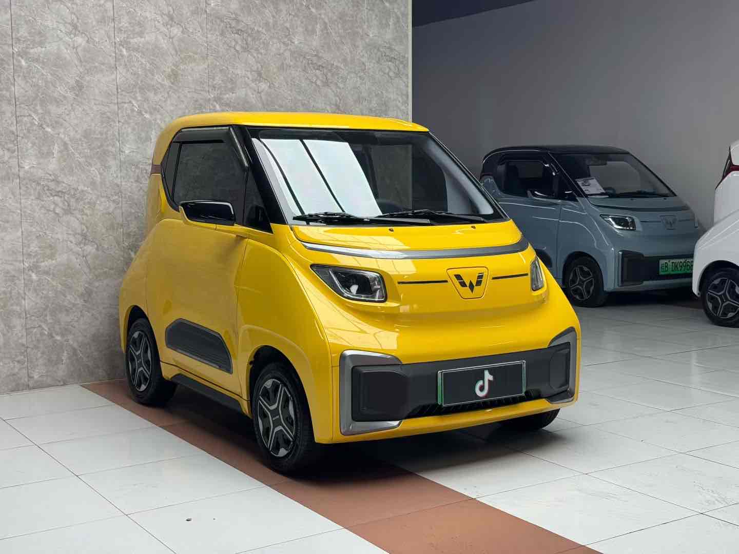 Wuling Nano EV 2022 car image 