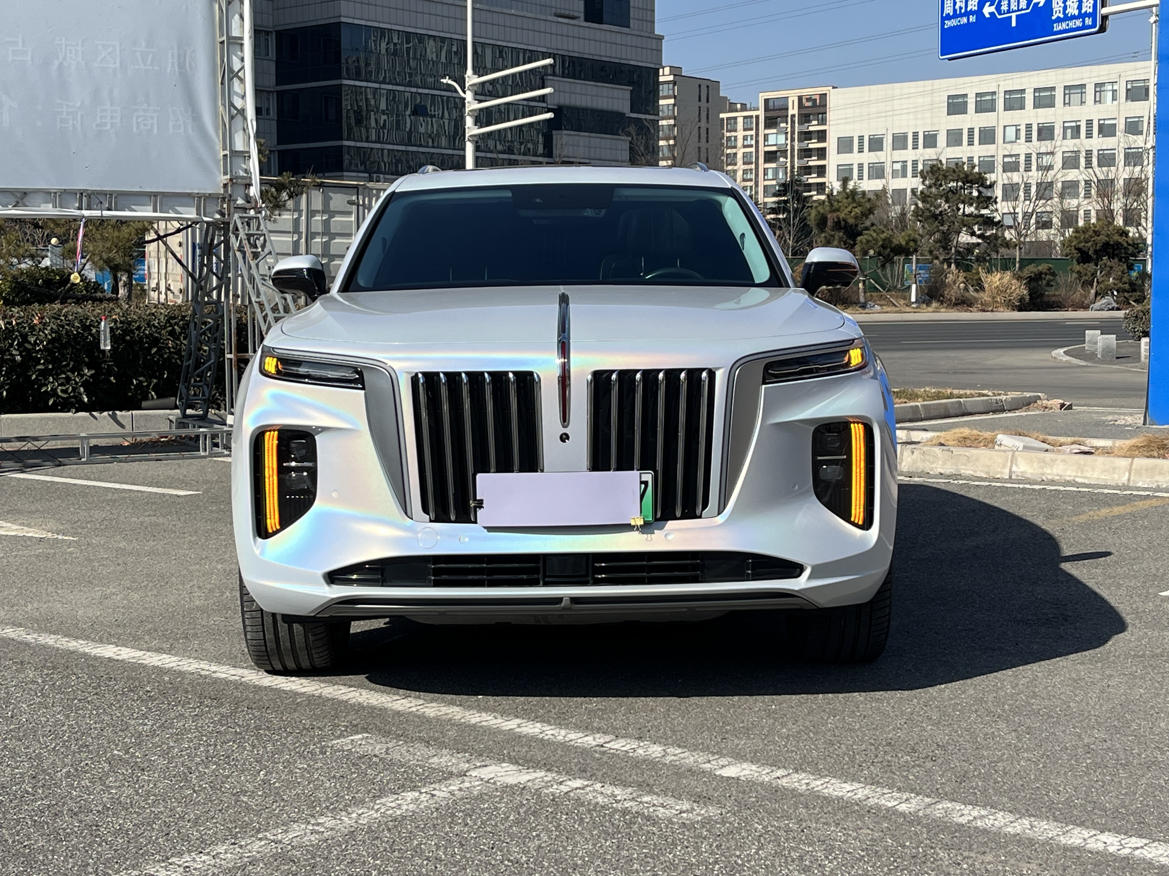 HongQi E-HS9 2023 car image 