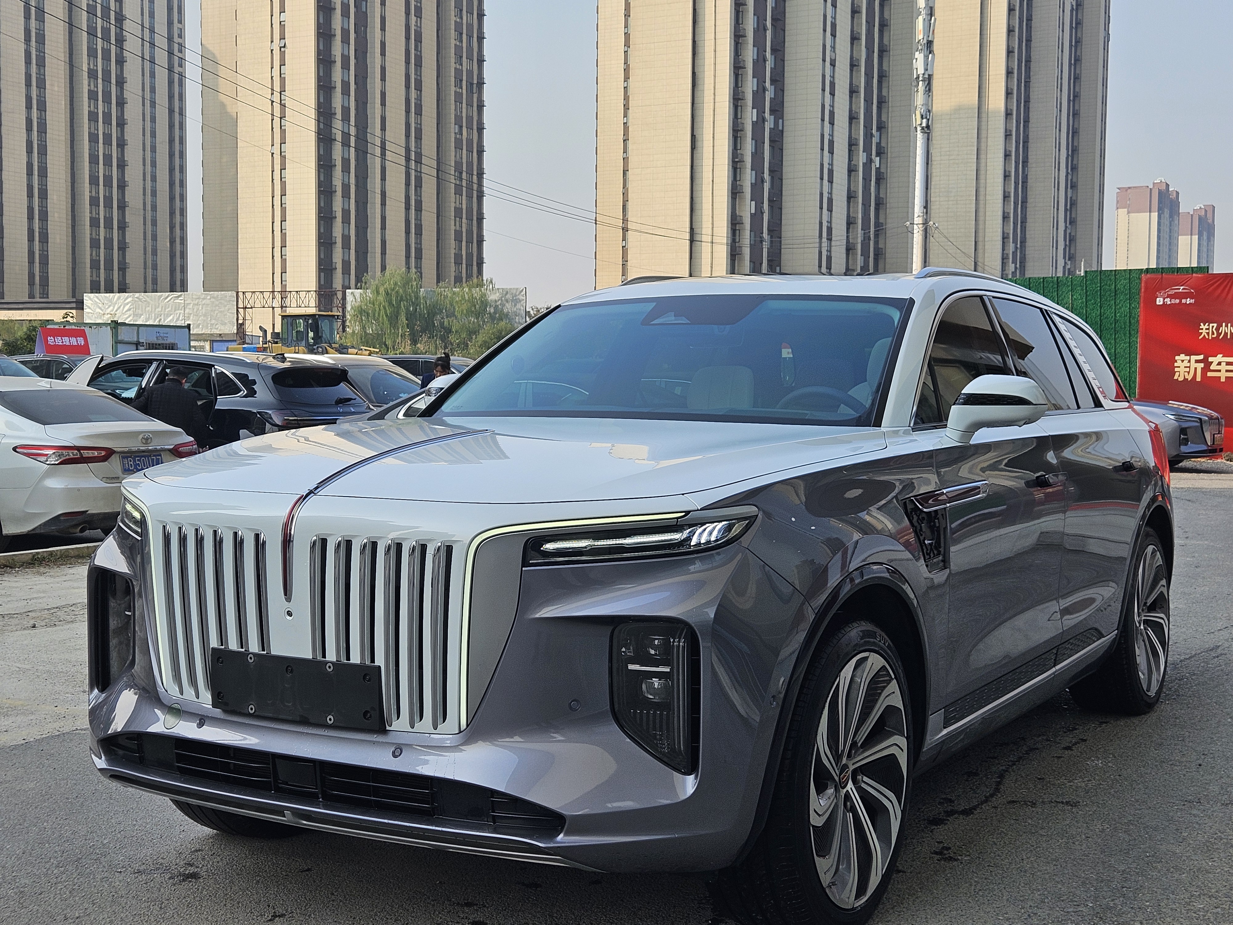 HongQi E-HS9 2022 car image 