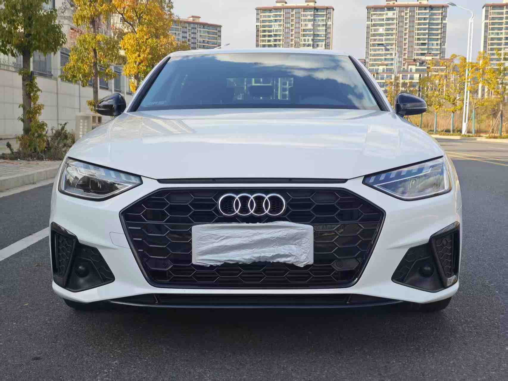 Audi A4L 2022 car image 