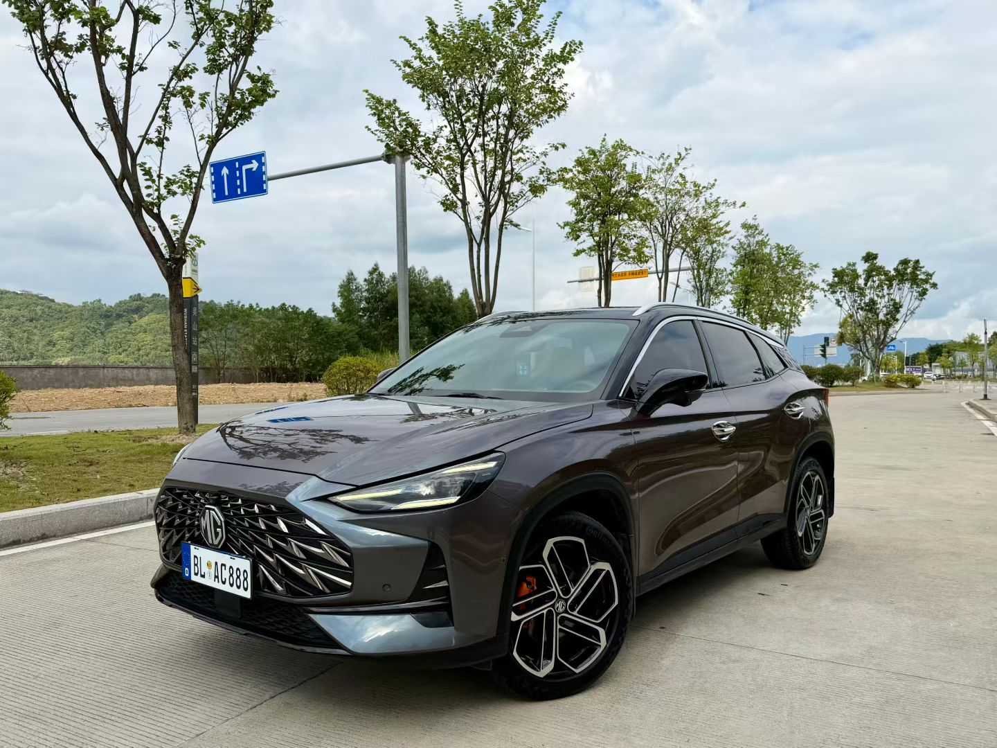 MG ONE 2023 immagine di auto 