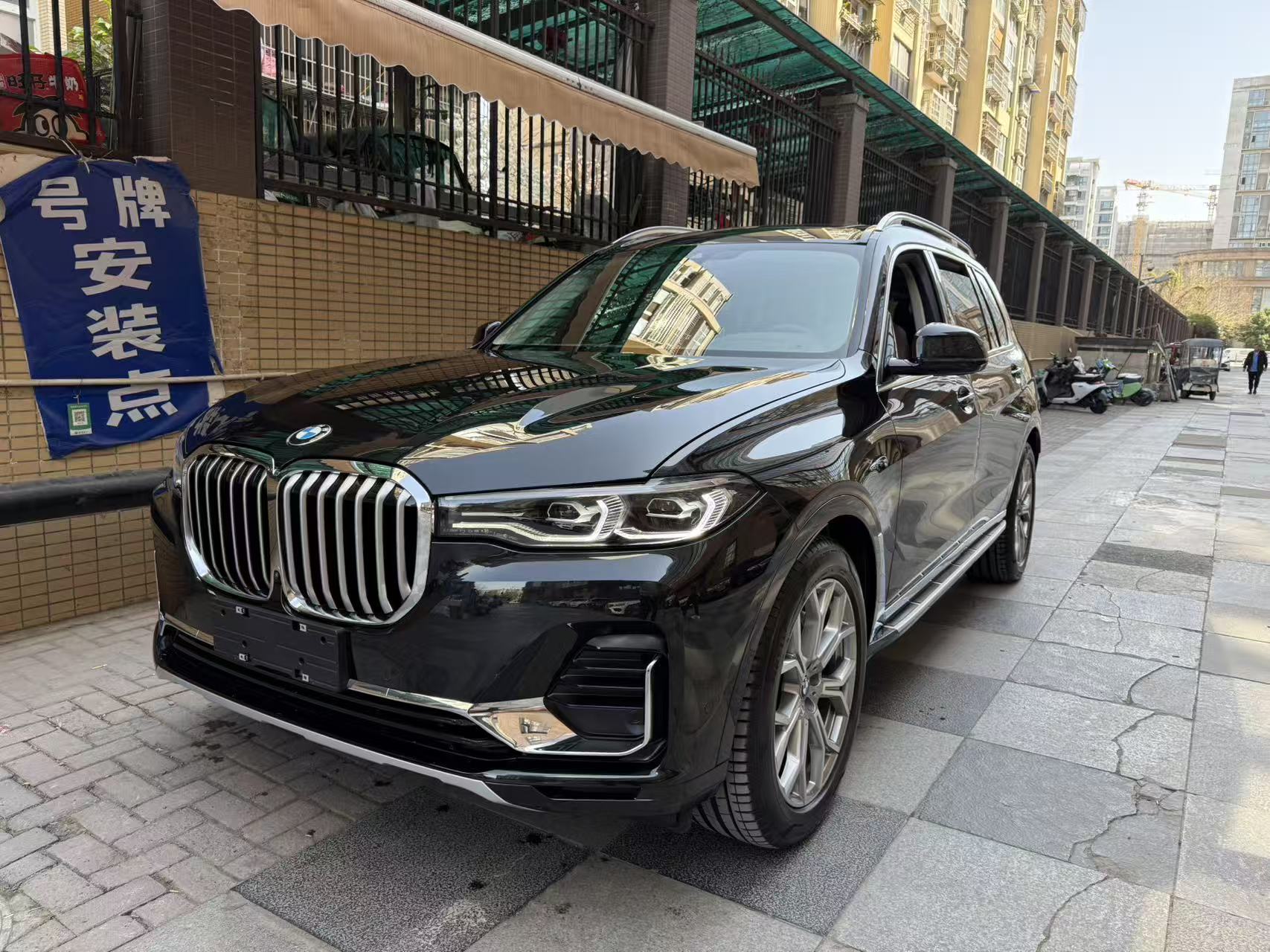 BMW X7 2022 汽车图片 