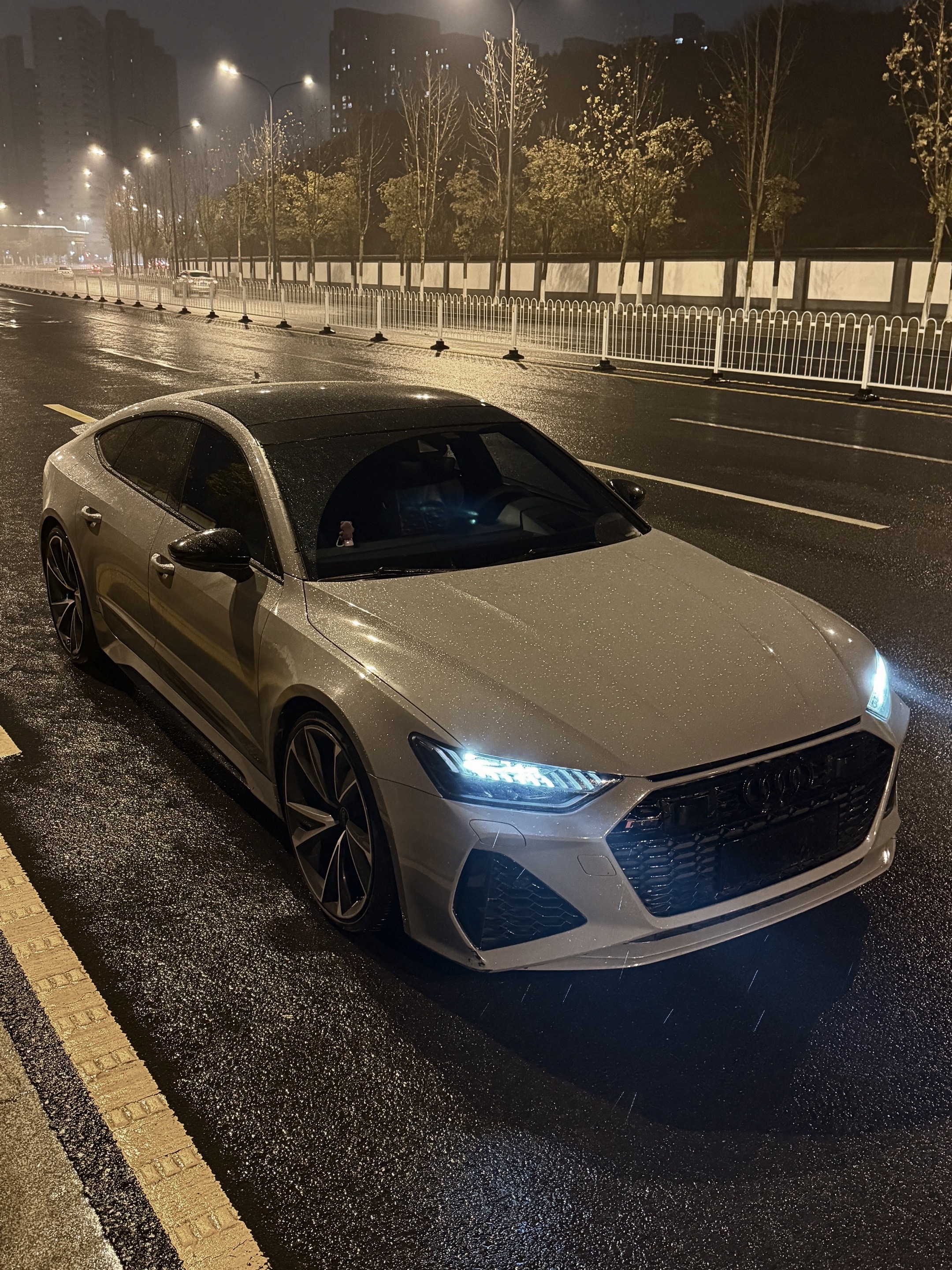 Audi RS 7 2022 car image 