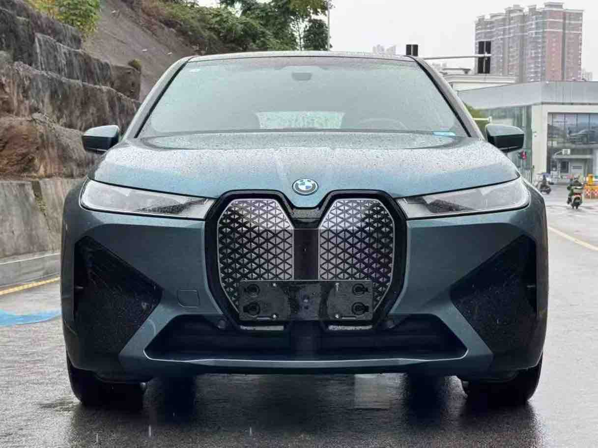 BMW iX 2023 car image 