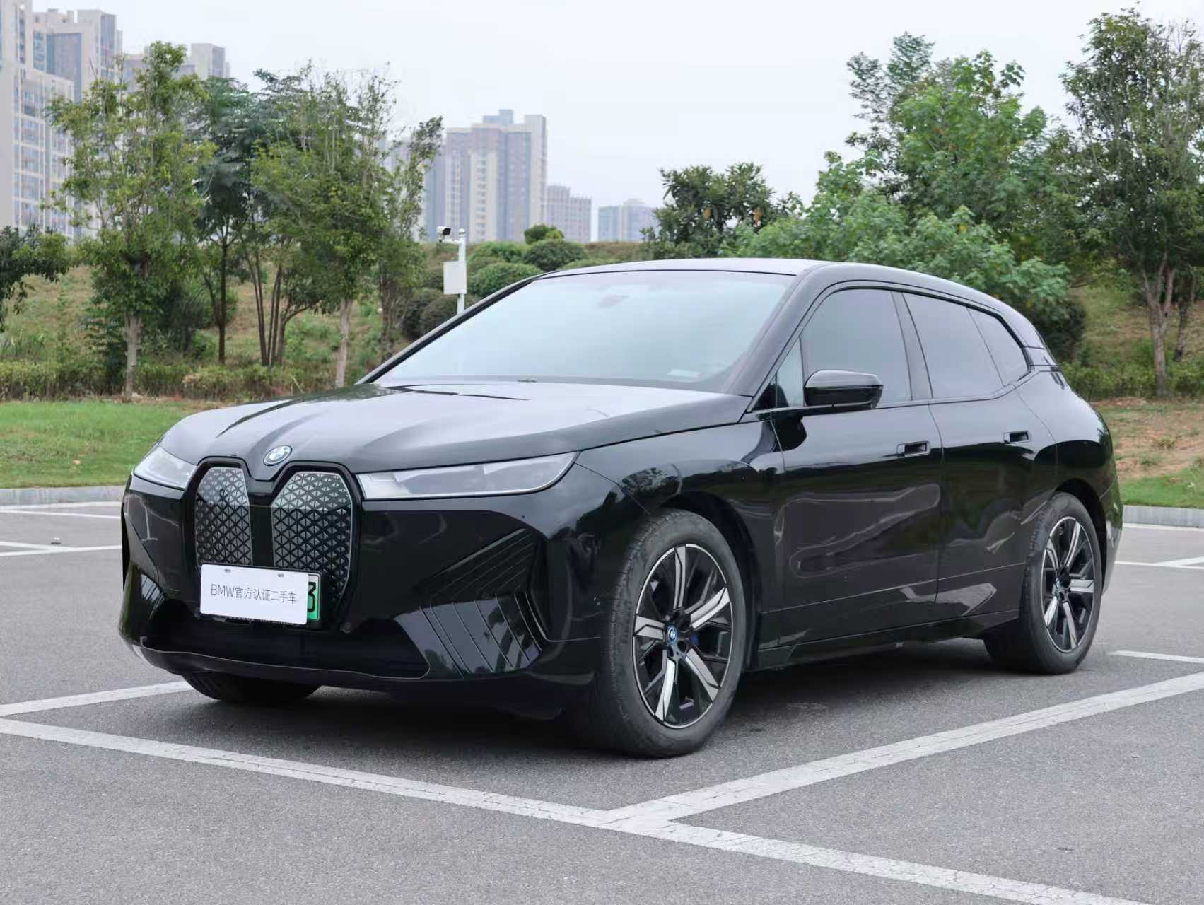 BMW iX 2023 car image 