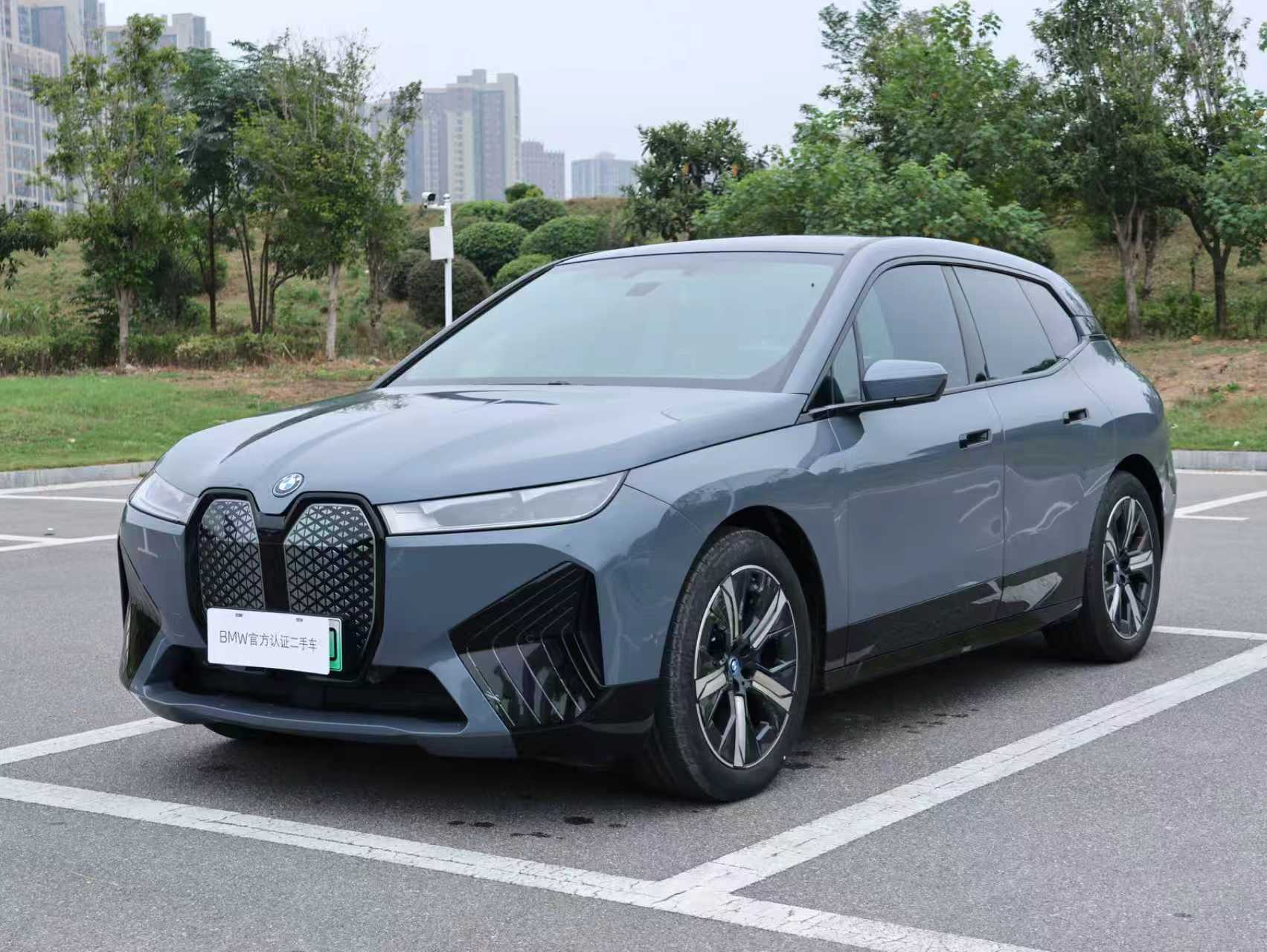 BMW iX 2023 car image 