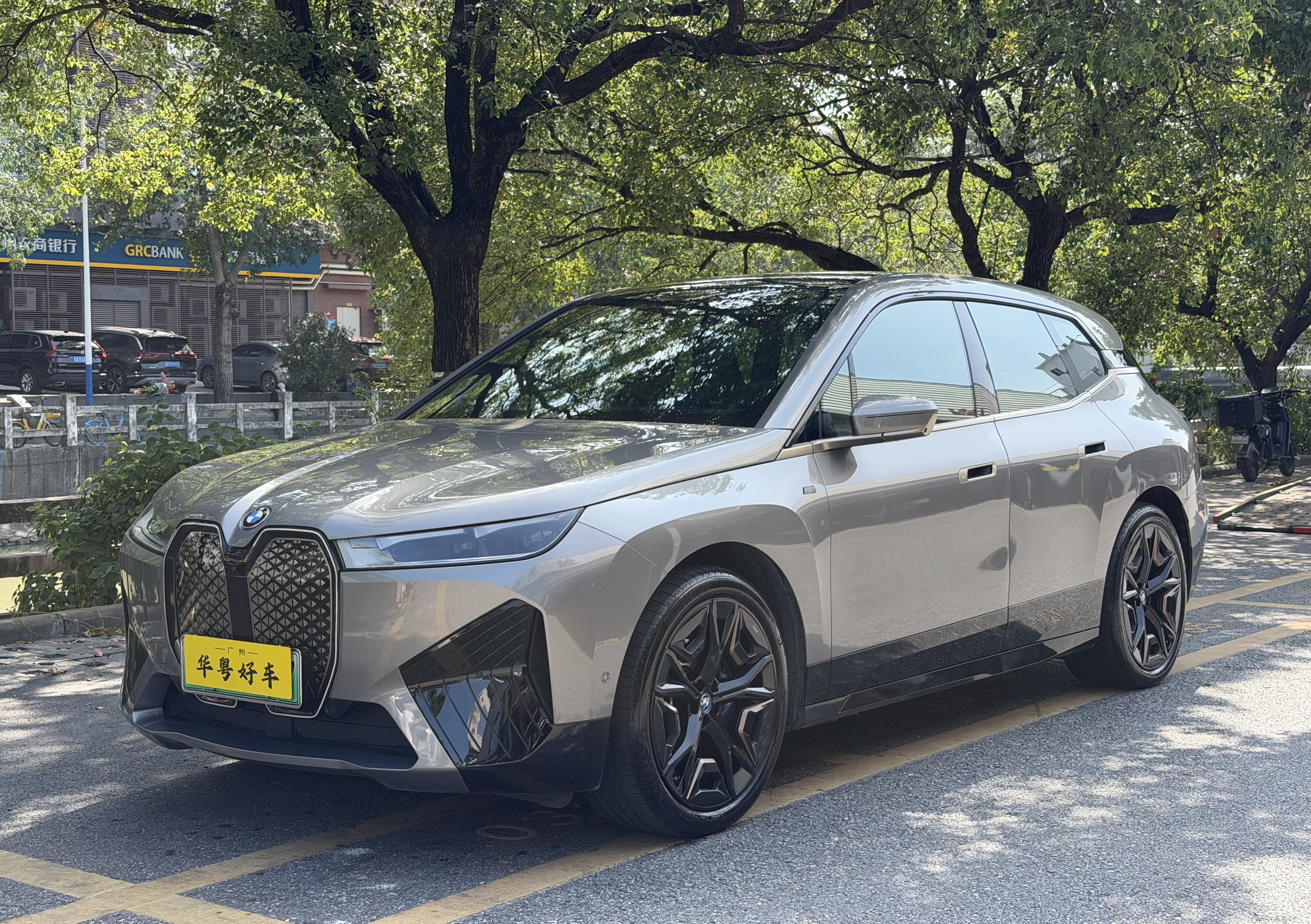 BMW iX M60 2023 car image 