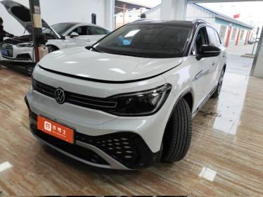 Volkswagen ID.6 Crozz 2022 immagine di auto 