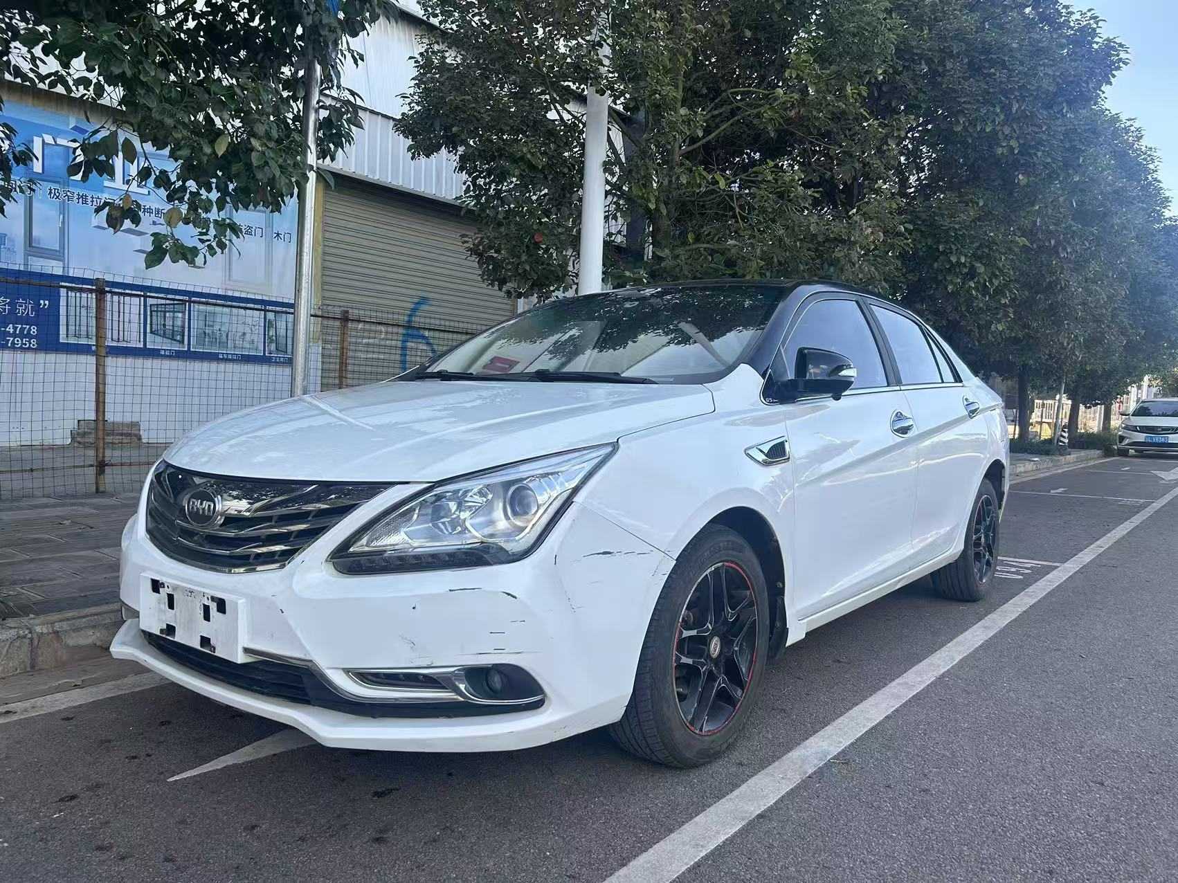 BYD G5 2016 car image 